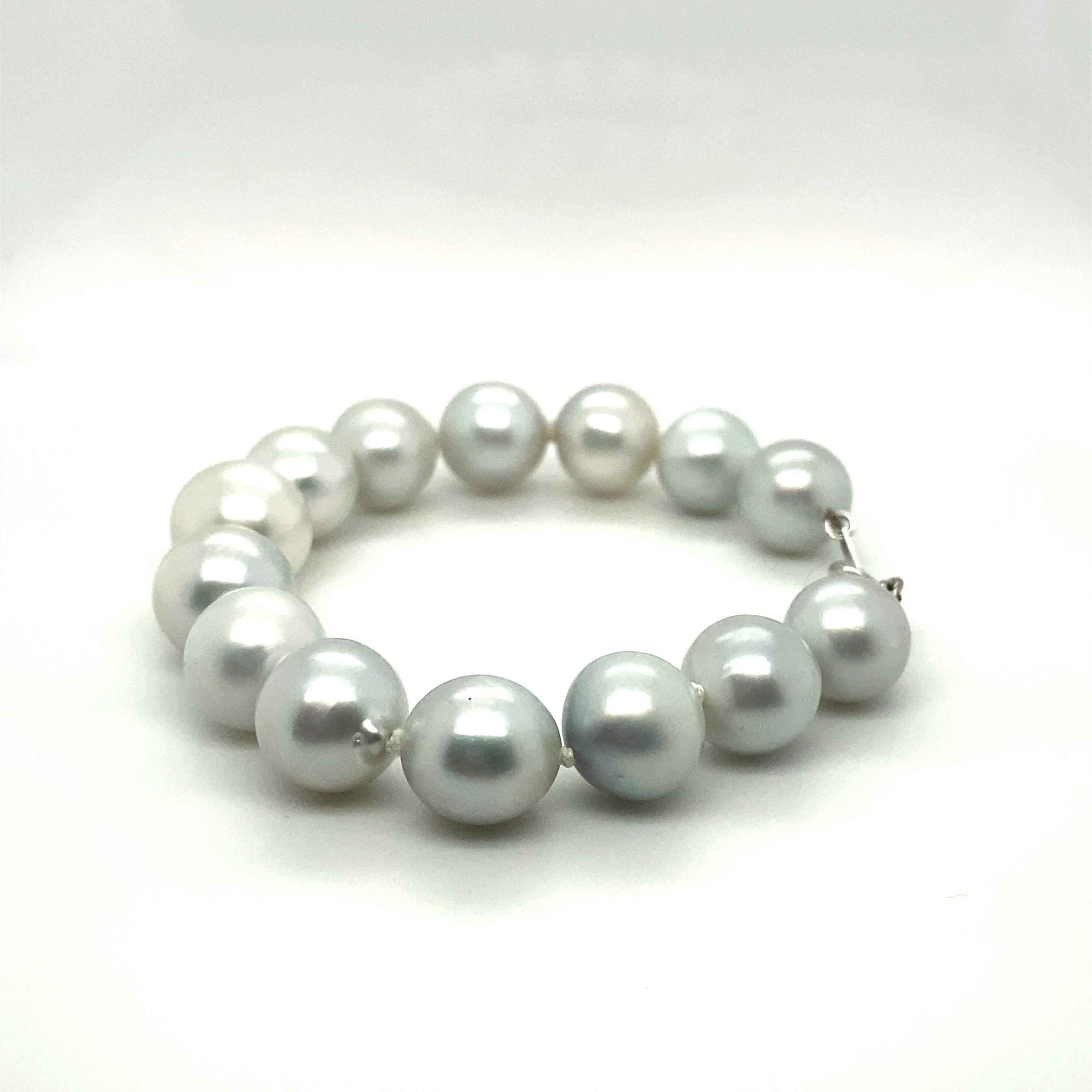 Bead Silver South Sea Pearl Sterling Silver Clasp Bracelet For Sale