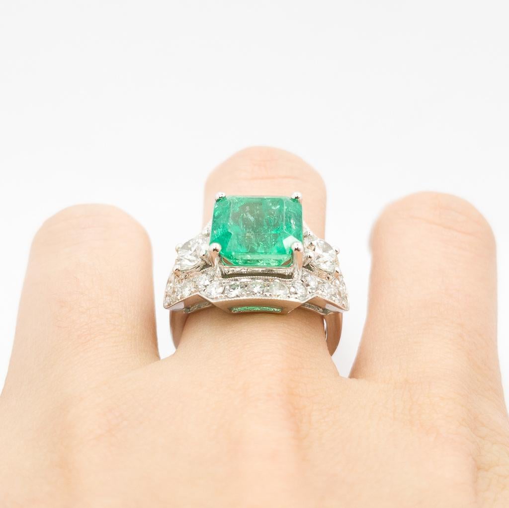 18ct 5.7ct Natural Emerald & 2.65ct TDW Diamond Statement Ring Size N For Sale 2