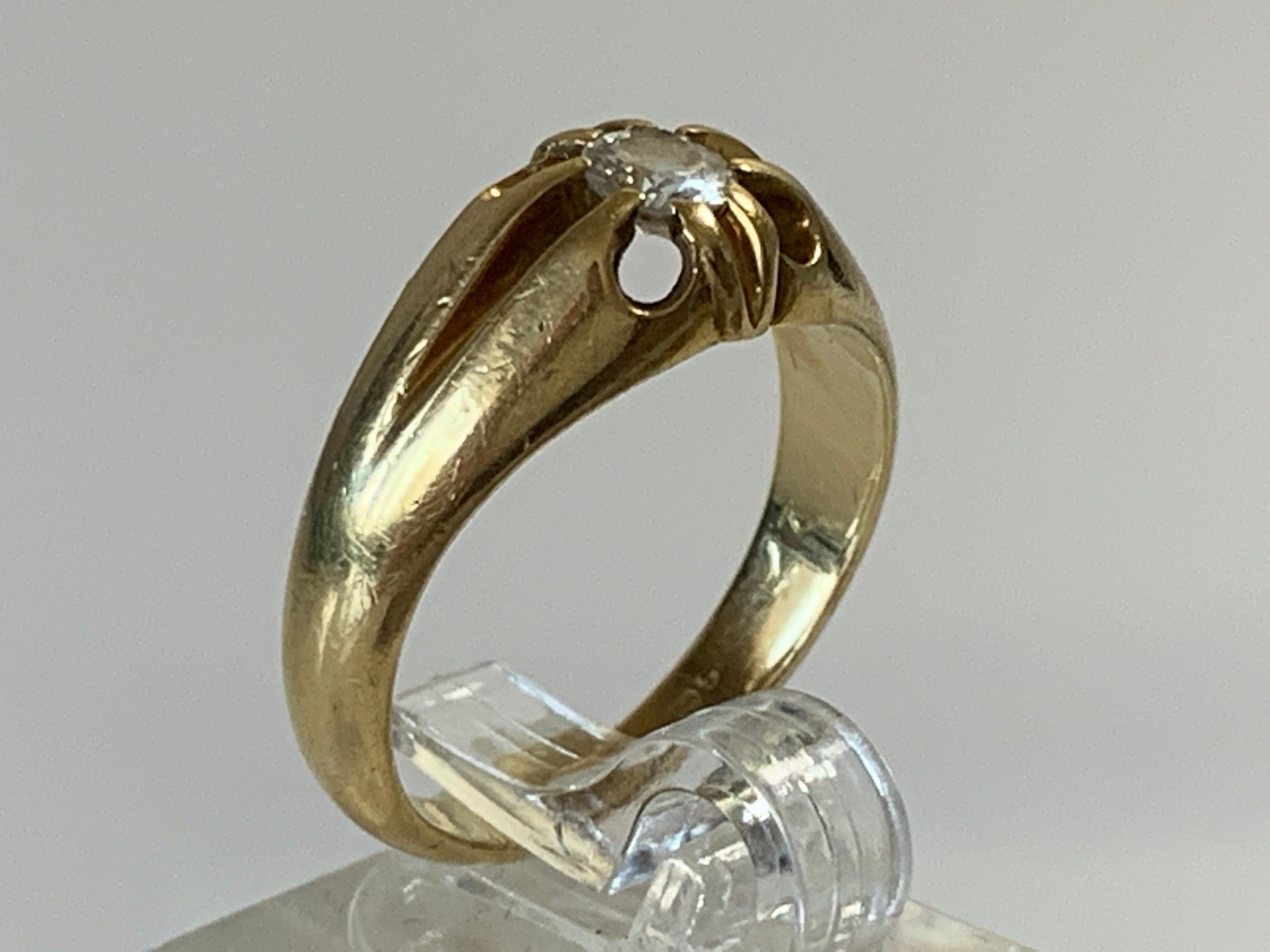 Round Cut 18ct 750 Gold 0.25 Carat Edwardian Diamond Ring For Sale