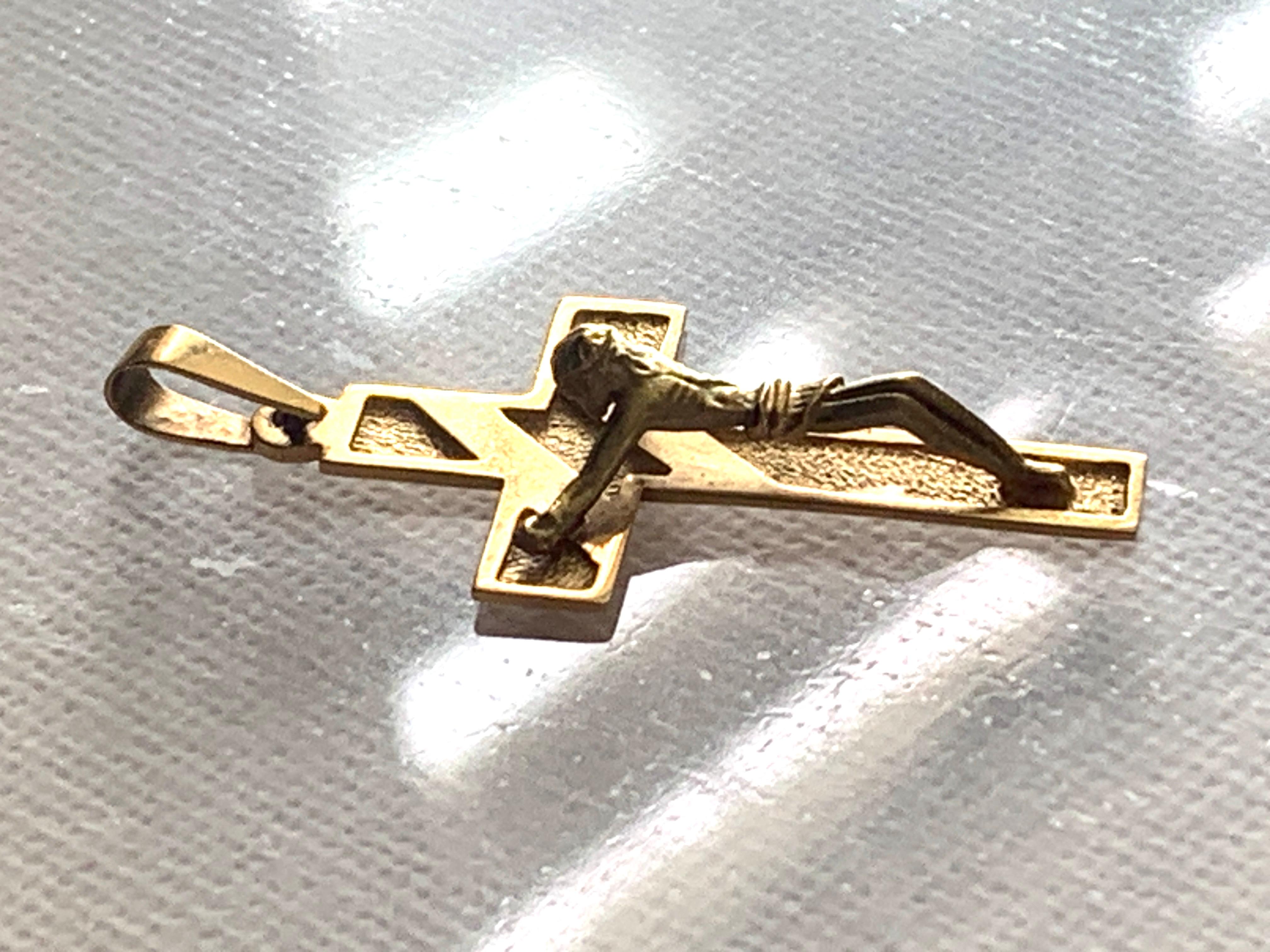 Croix en or 750 millièmes (18ct) avec inscription 
