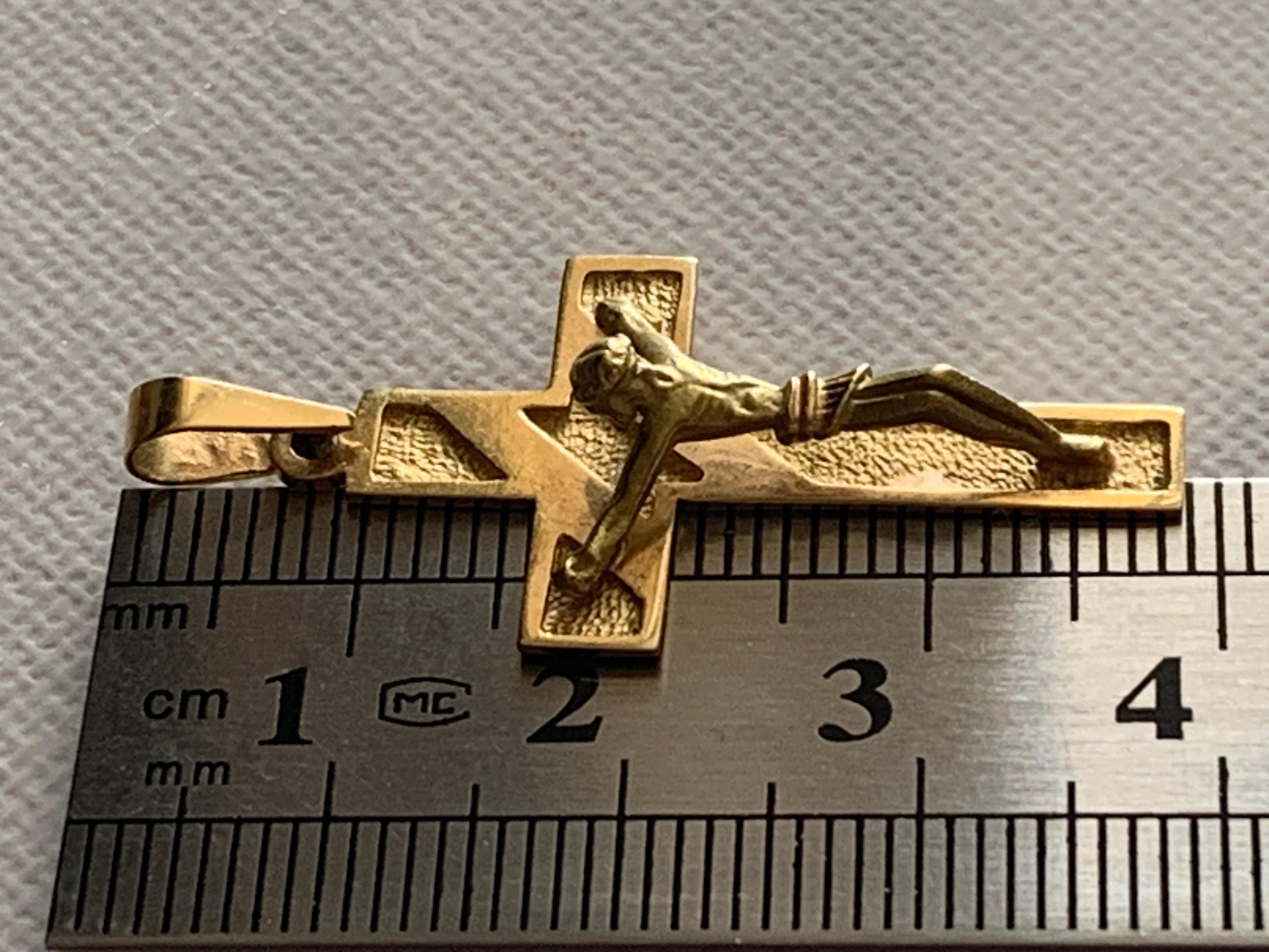Croix en or 750 millièmes (18ct) avec inscription 