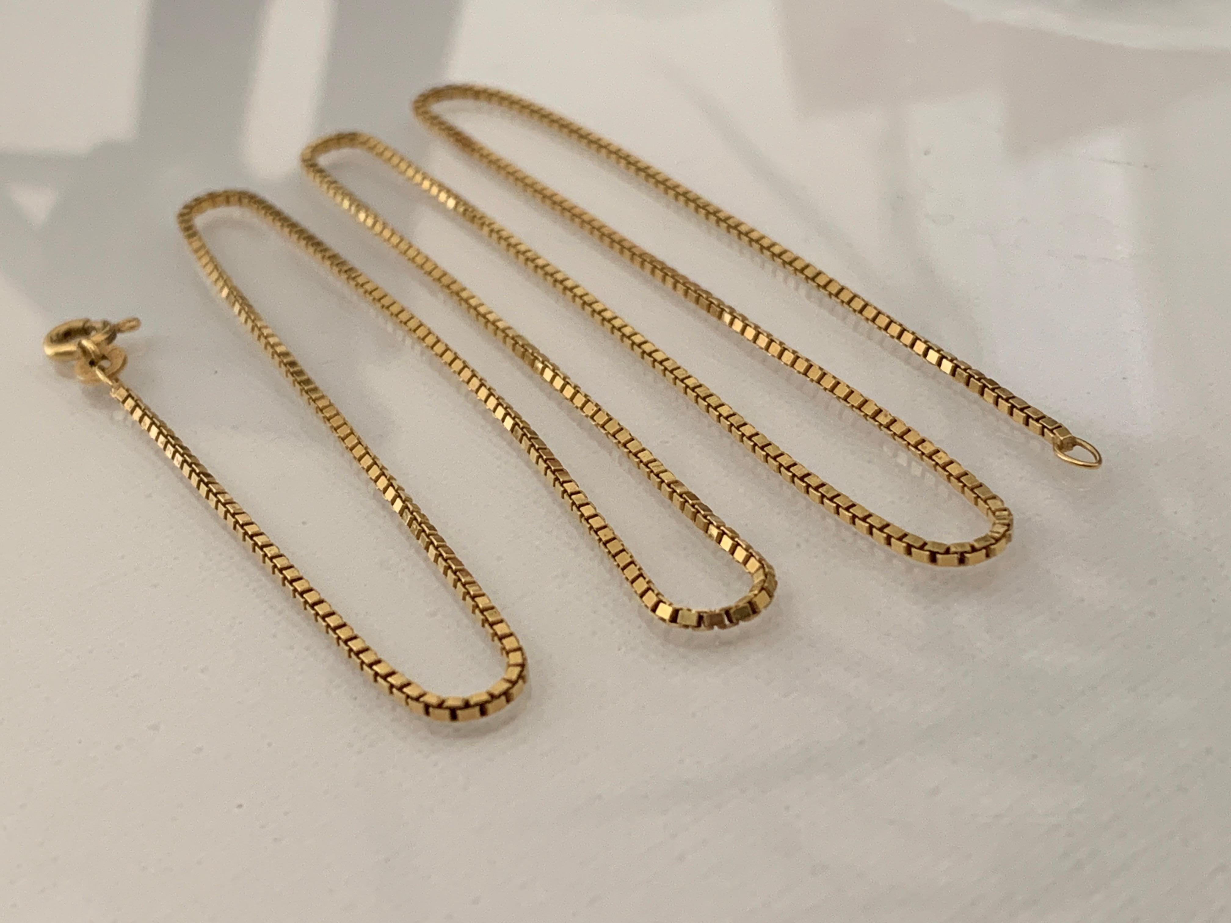 Catena a scatola in oro 18ct 750 di UnoAErre In condizioni buone in vendita a London, GB