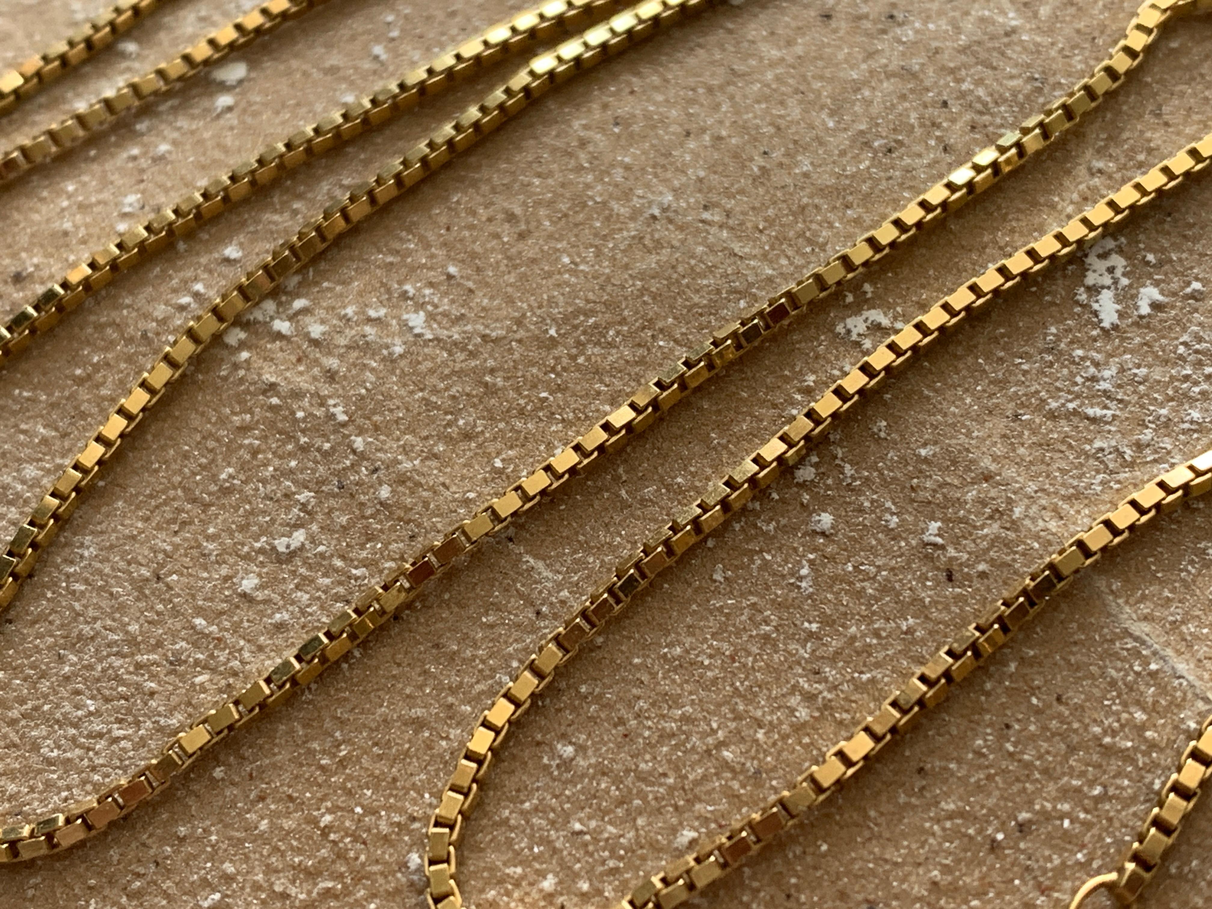Catena a scatola in oro 18ct 750 di UnoAErre in vendita 5