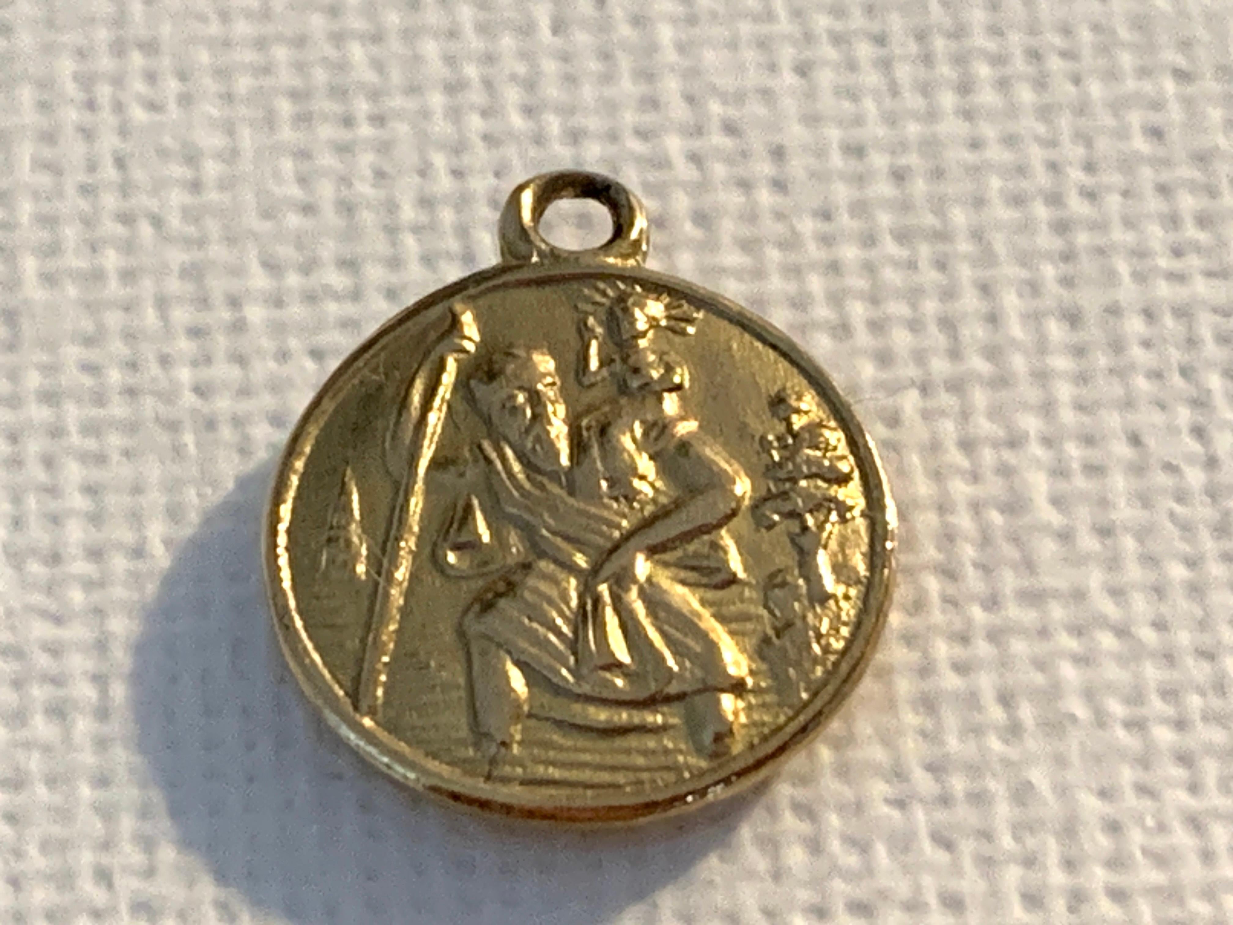 Ciondolo religioso San Cristoforo in oro 18ct 750 In condizioni buone in vendita a London, GB