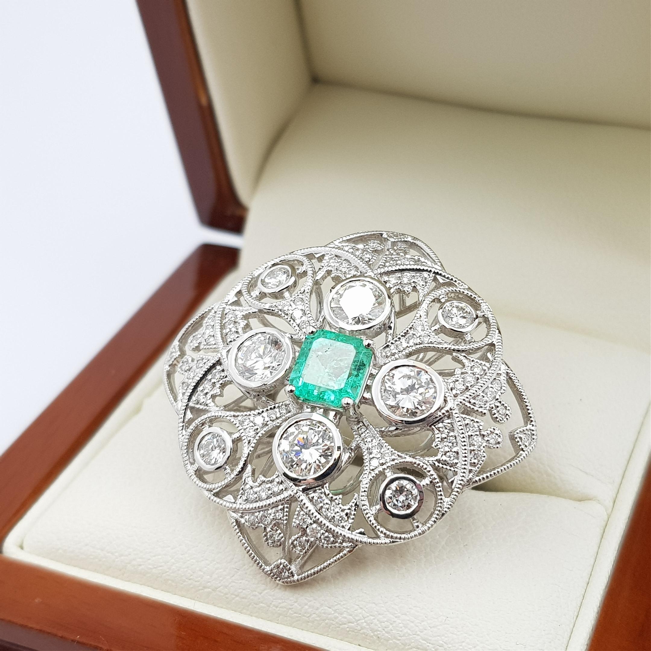 18ct Art Deco Style Emerald & 1.8ct TDW Diamond Cocktail Ring For Sale 6