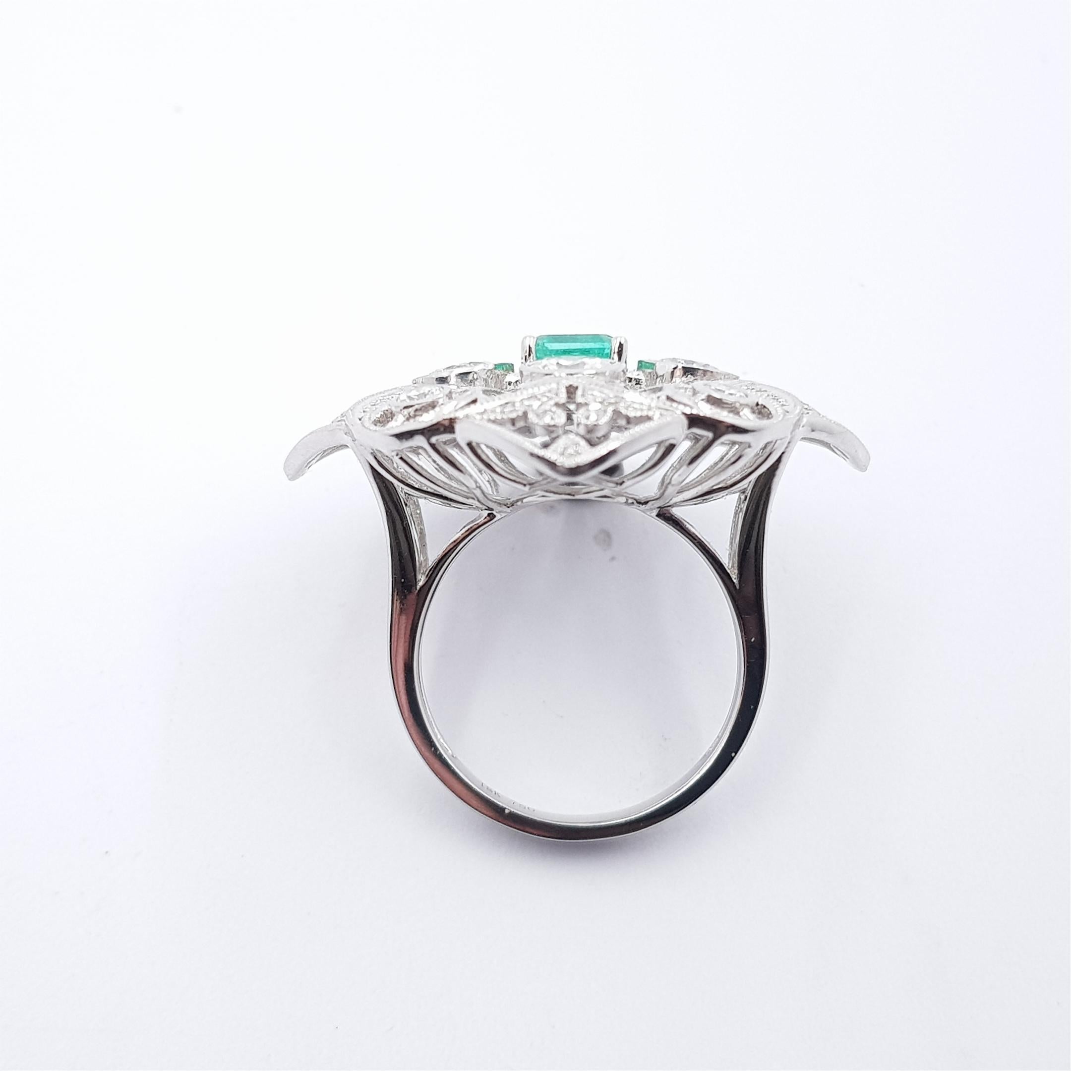 18ct Art Deco Style Emerald & 1.8ct TDW Diamond Cocktail Ring For Sale 1