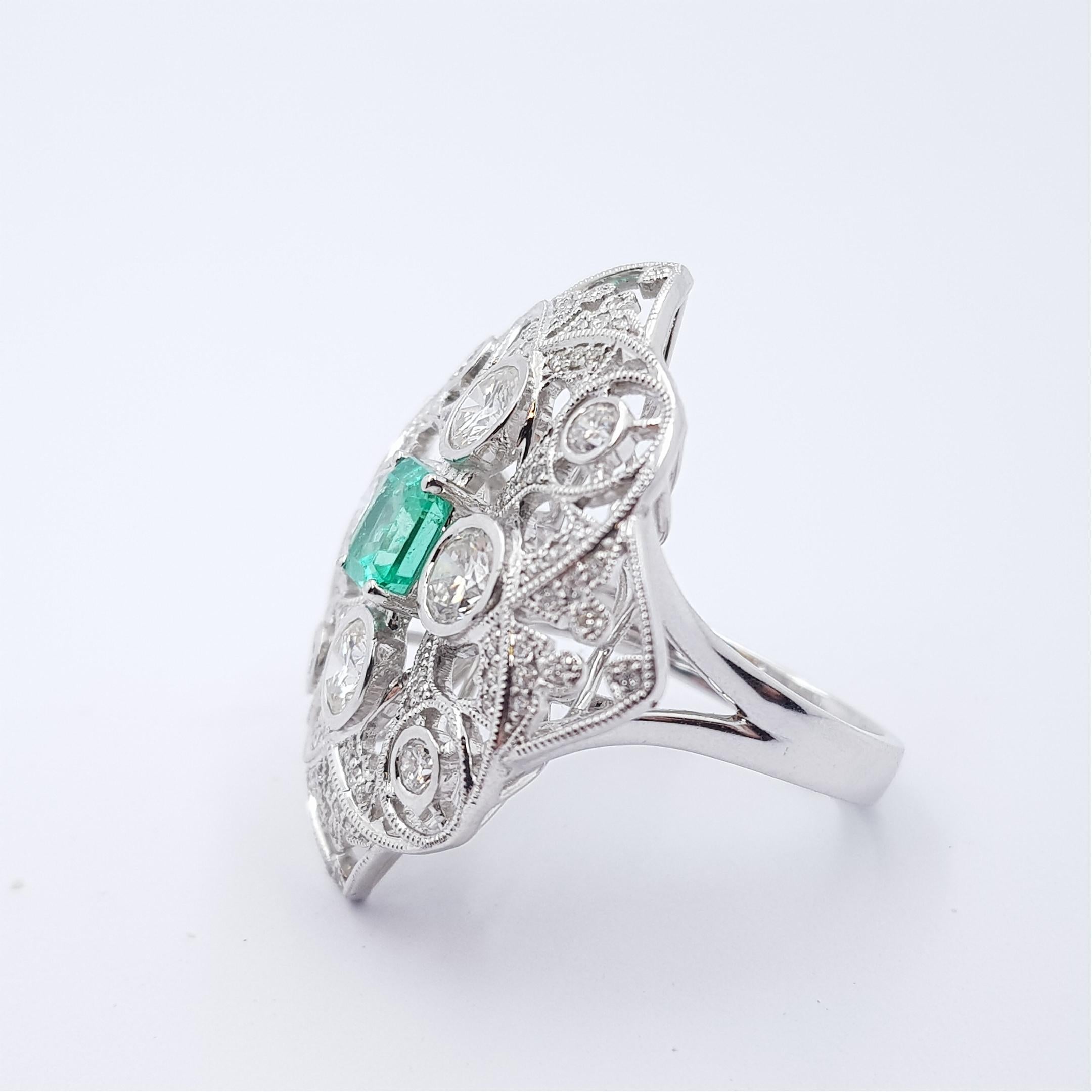 18ct Art Deco Style Emerald & 1.8ct TDW Diamond Cocktail Ring For Sale 2