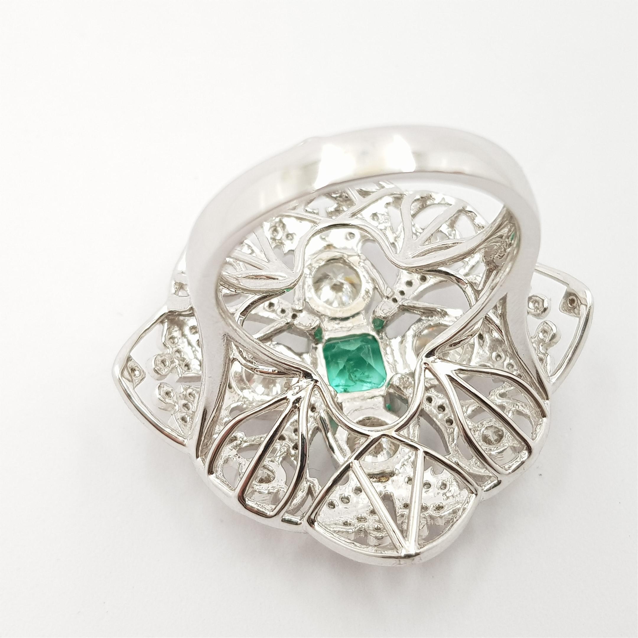 18ct Art Deco Style Emerald & 1.8ct TDW Diamond Cocktail Ring For Sale 4