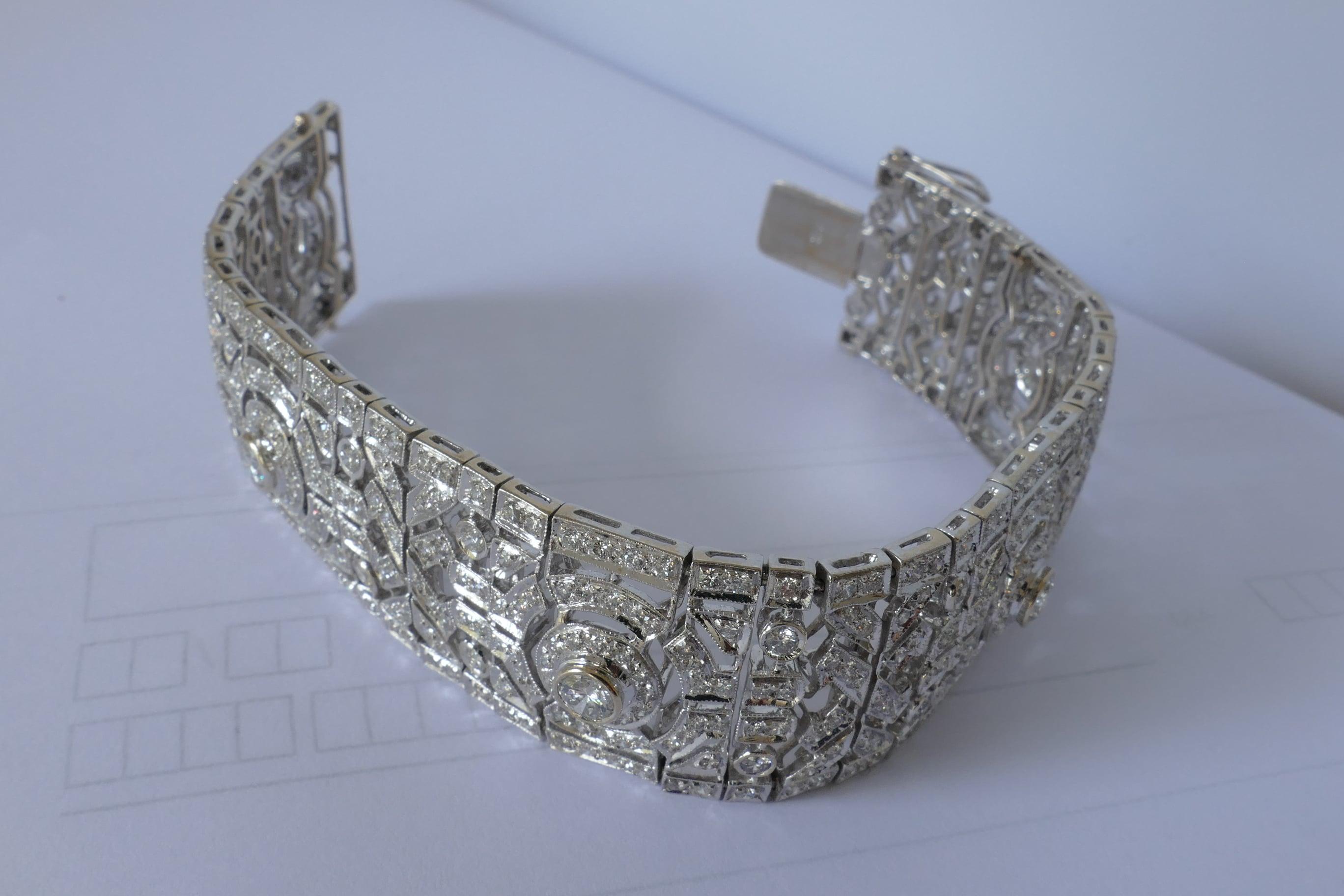 18 Carat Art Deco Style Multi High Level Diamond Bracelet In New Condition For Sale In Splitter's Creek, NSW