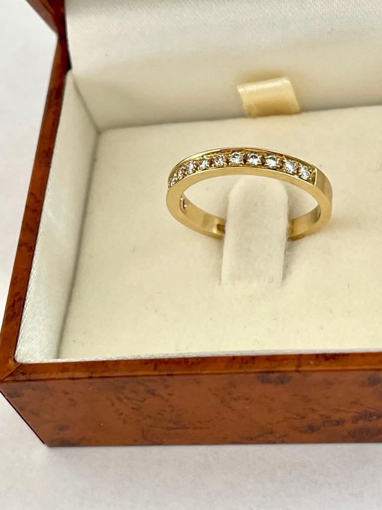 Round Cut 18ct Carat Yellow Gold Natural Diamond Wedding Band Eternity Ring With Valuation For Sale