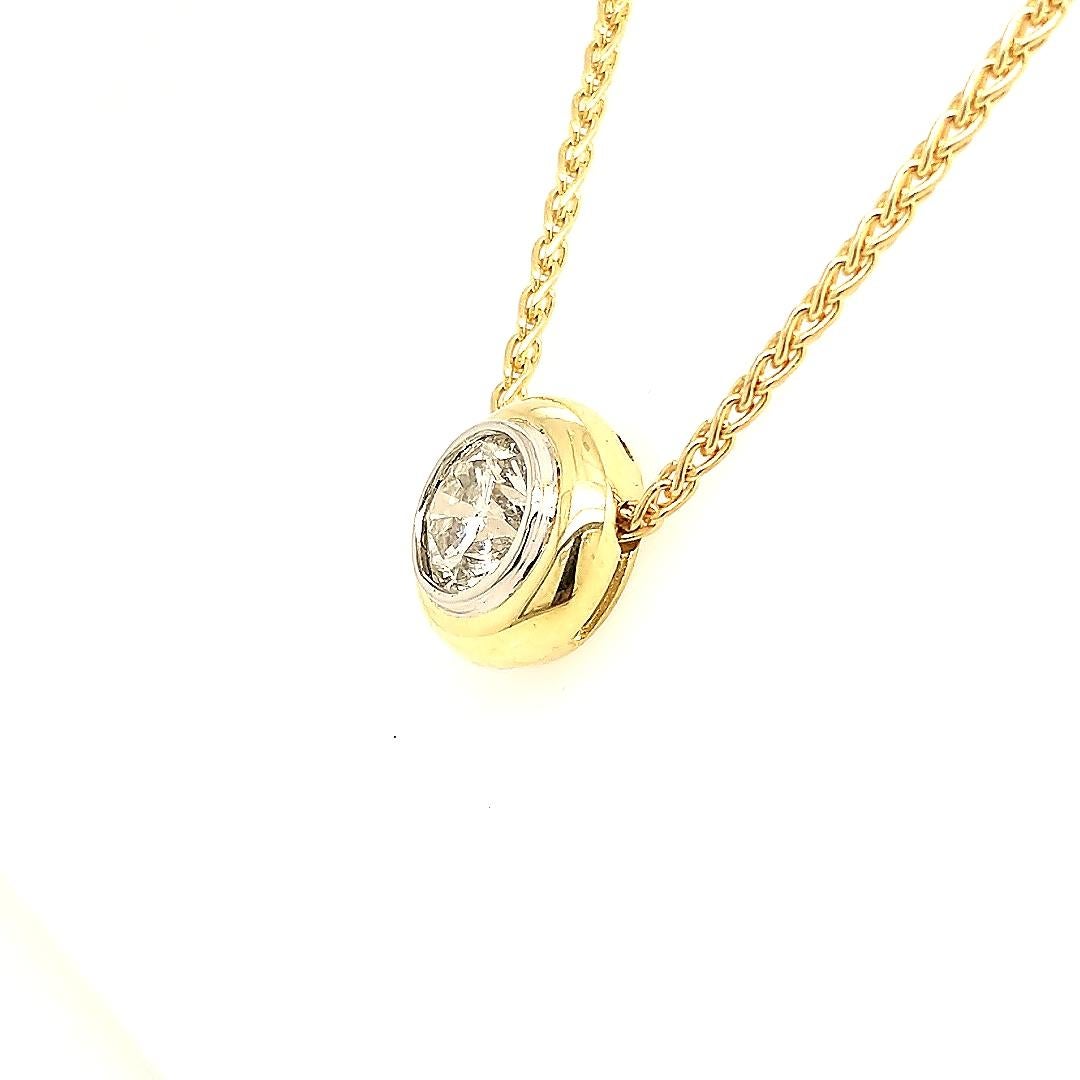 Contemporary 1.8 Carat Diamond and 18 Karat Gold Platinum Necklace For Sale