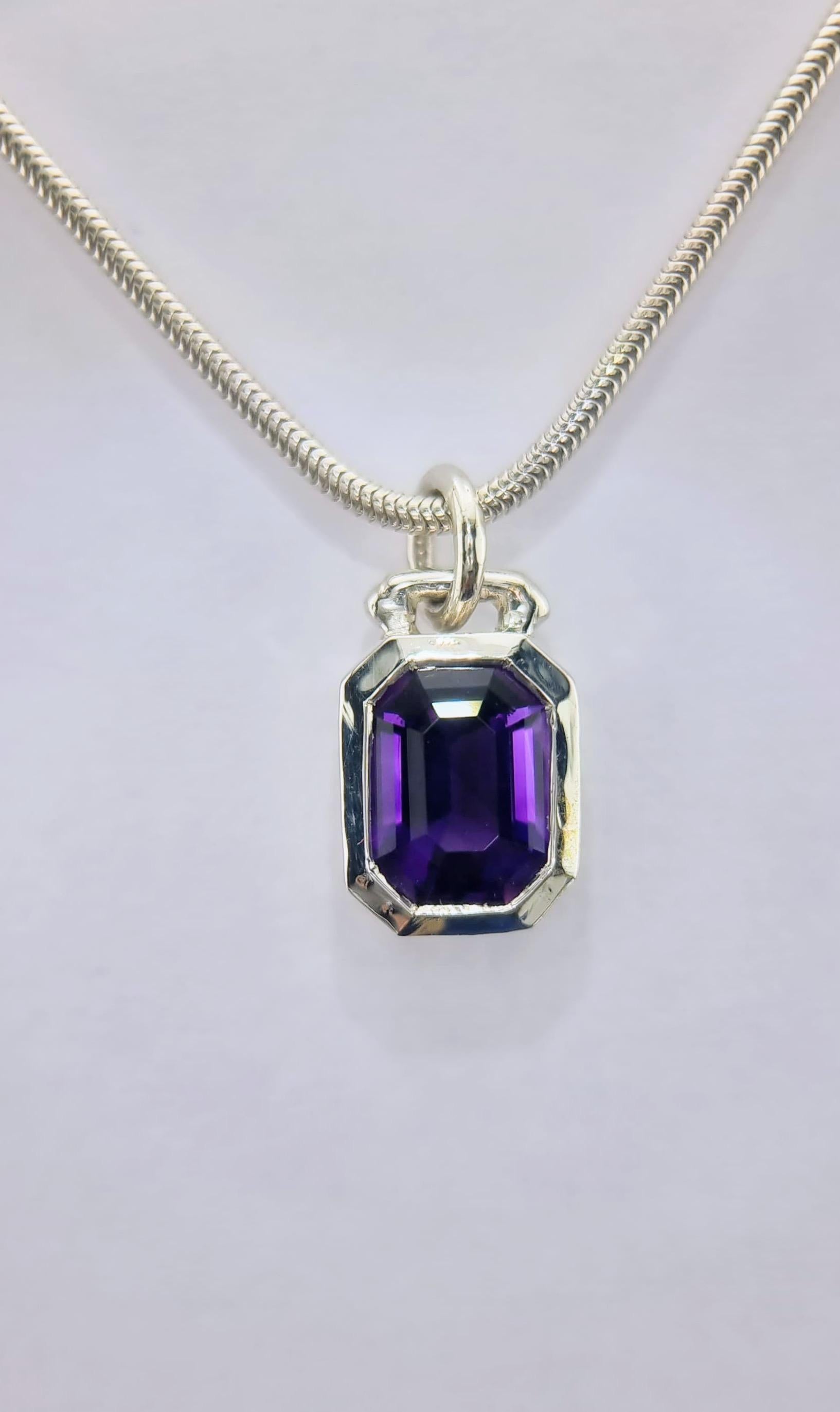 Anhänger mit 1,8 Karat Amethyst im Smaragdschliff und Seemannsanhänger aus Sterlingsilber im Angebot 5