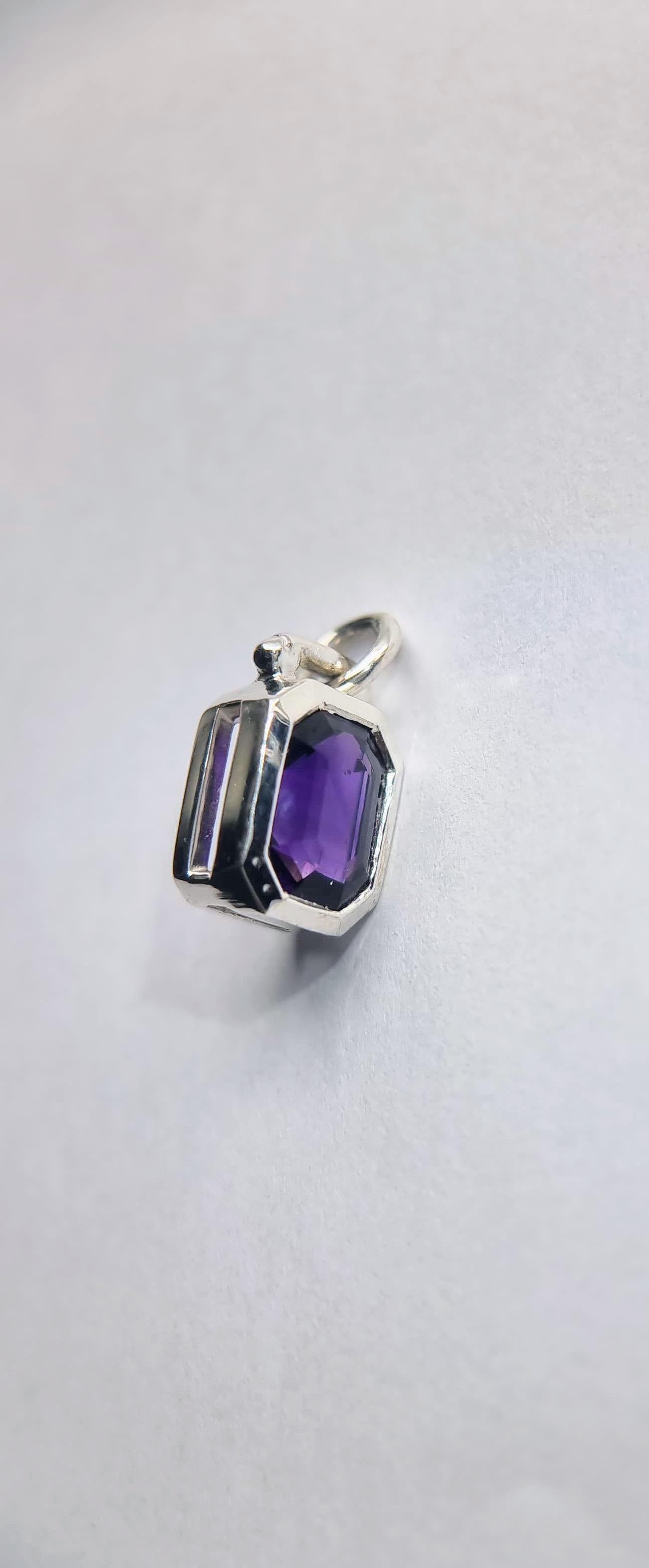 Anhänger mit 1,8 Karat Amethyst im Smaragdschliff und Seemannsanhänger aus Sterlingsilber im Angebot 7