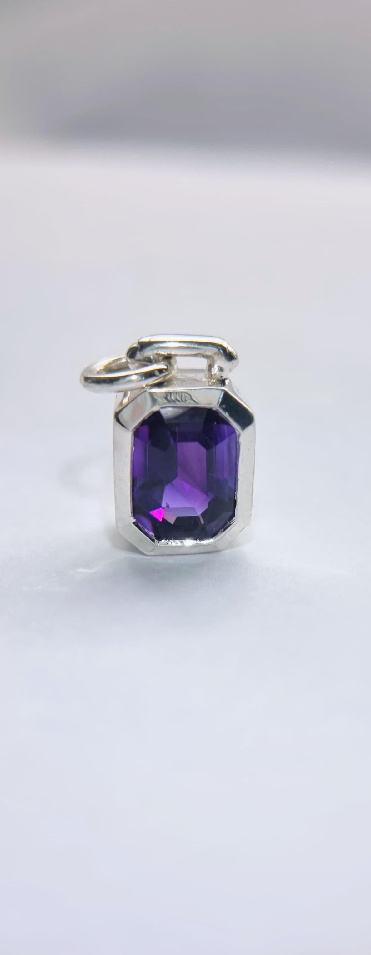 Anhänger mit 1,8 Karat Amethyst im Smaragdschliff und Seemannsanhänger aus Sterlingsilber Damen im Angebot