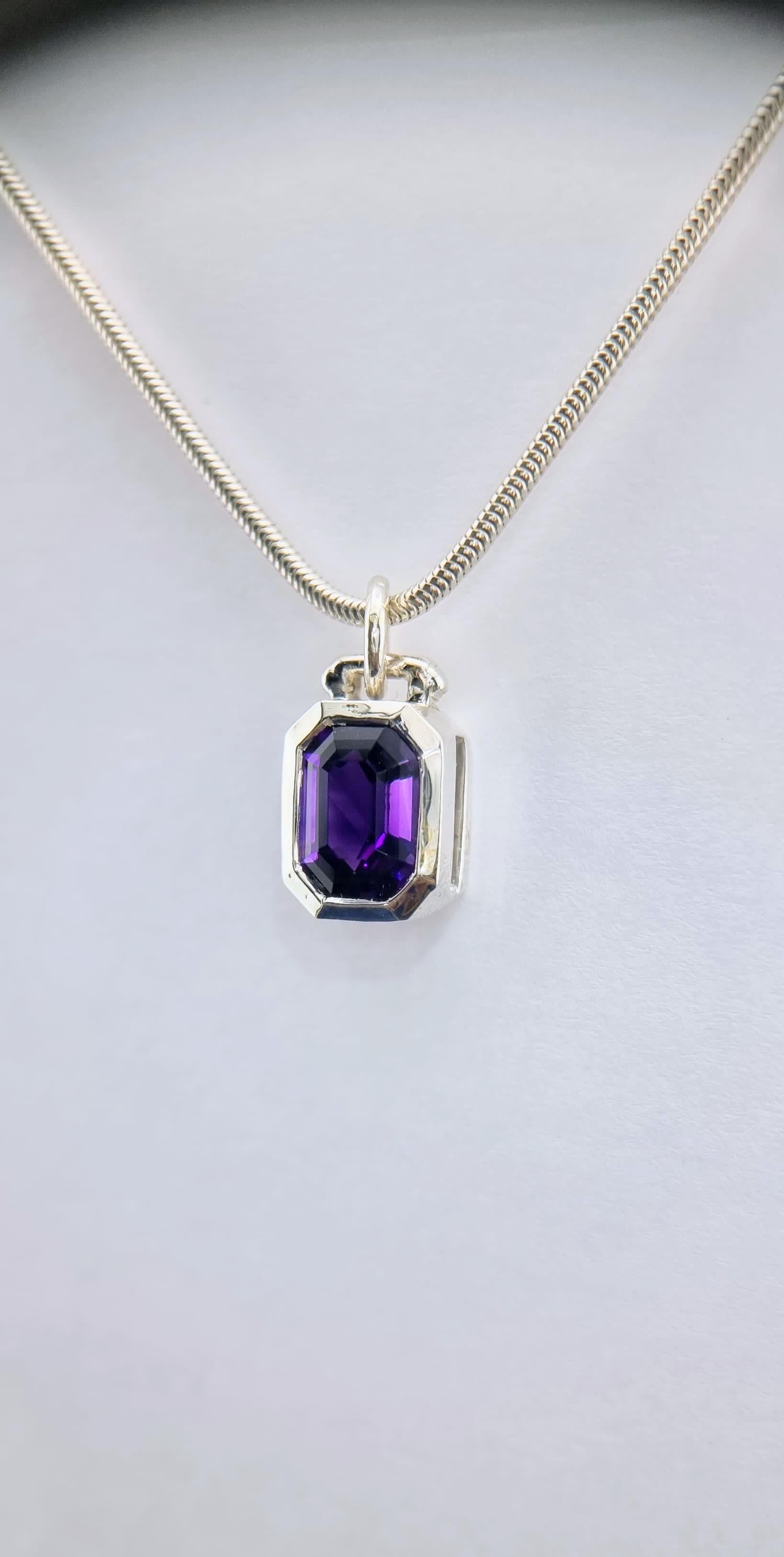 Anhänger mit 1,8 Karat Amethyst im Smaragdschliff und Seemannsanhänger aus Sterlingsilber im Angebot 2