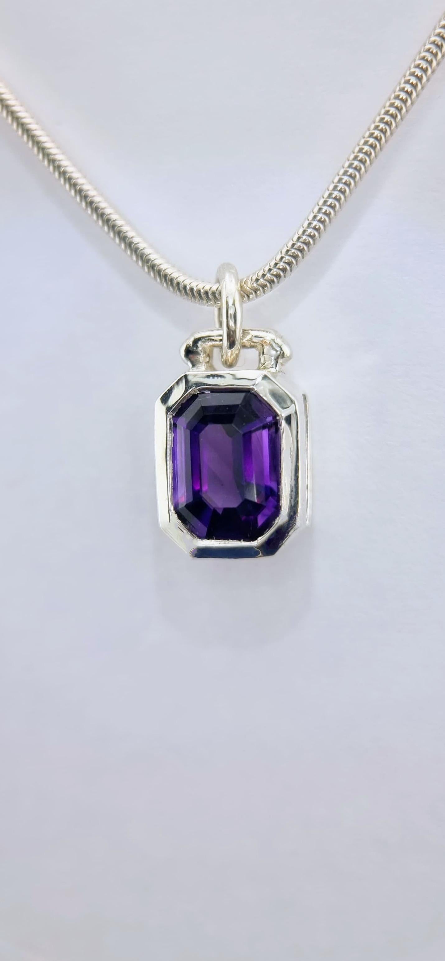 Anhänger mit 1,8 Karat Amethyst im Smaragdschliff und Seemannsanhänger aus Sterlingsilber im Angebot 3