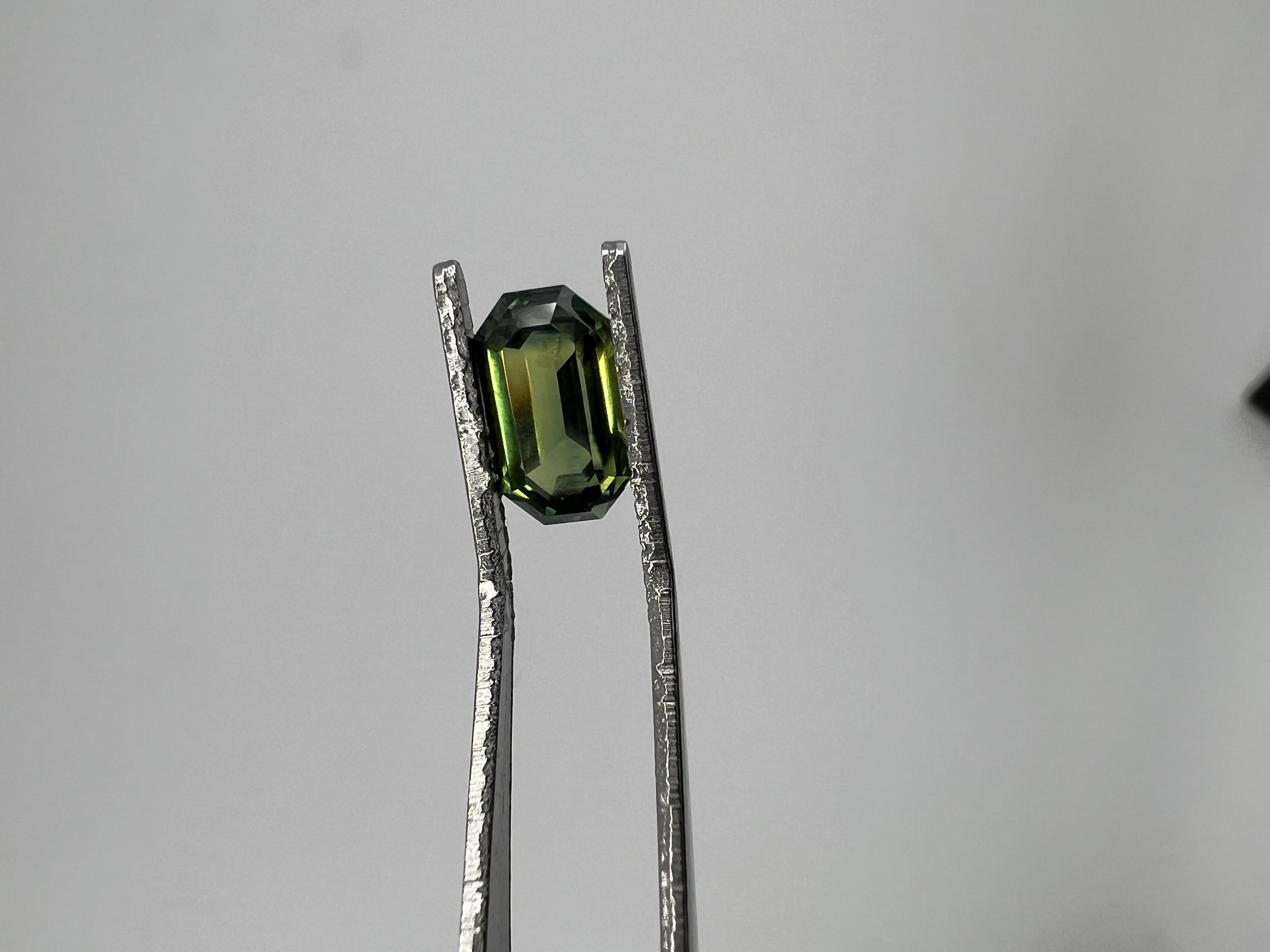 1.7ct EGL-zertifizierter Smaragd-Schliff Natürlicher unerhitzter Saphir - Mittleres Gelb-Grün im Angebot 5