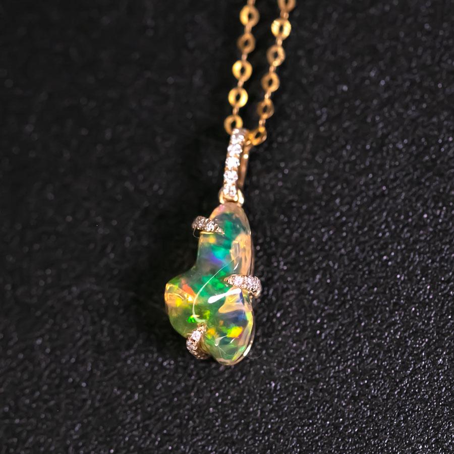 1.8ct Eternal Flame Mexican Fire Opal Diamond Necklace Pendant 18K Yellow Gold.


Expédition nationale gratuite par USPS First Class ! Sac ou boîte cadeau gratuit avec chaque commande !

L'opale, la reine des pierres précieuses, est l'une des plus