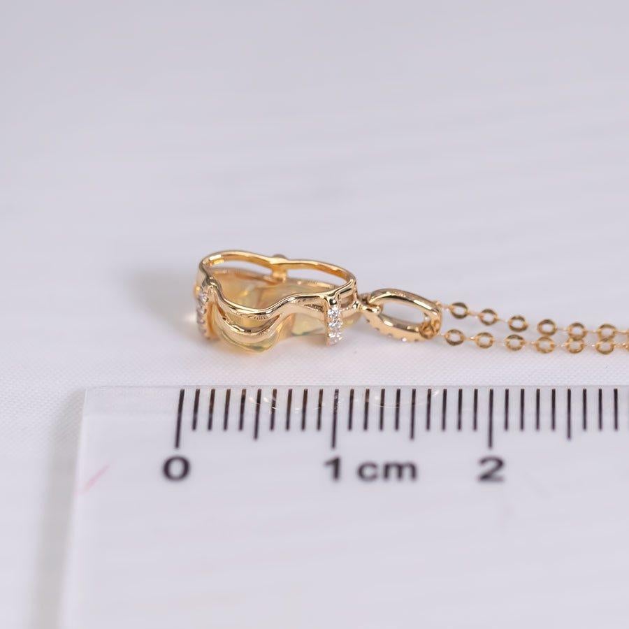 Collier en or jaune 18 carats avec opale d'un feu éternel et diamants 1,8 carat Neuf - En vente à Suwanee, GA