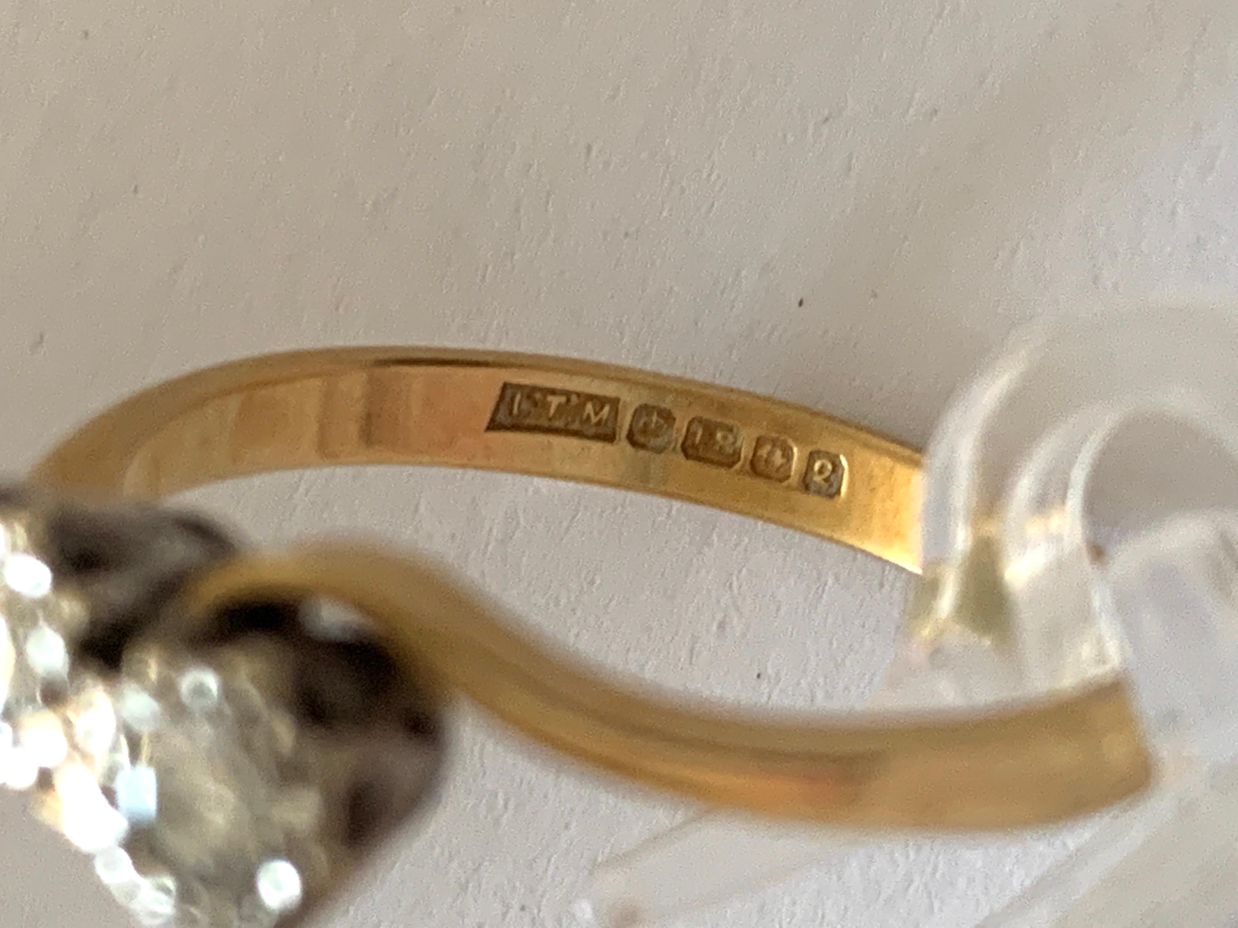 Women's 18ct Gold 0.20 Carat Diamond Ring For Sale