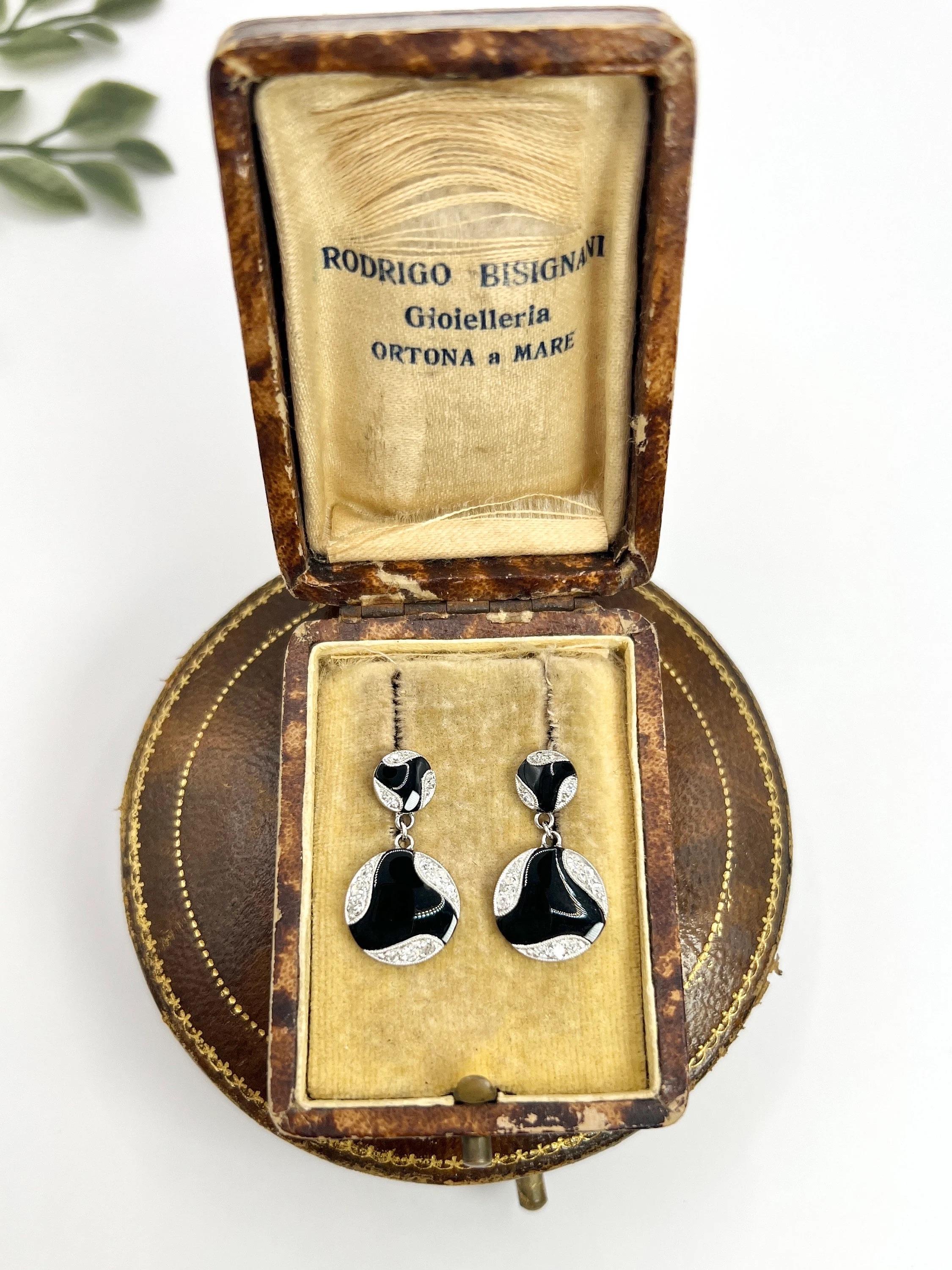 Orecchini a goccia in oro 18 ct 1920 Art Deco con onice e diamanti (conversione da gemello) in vendita 1