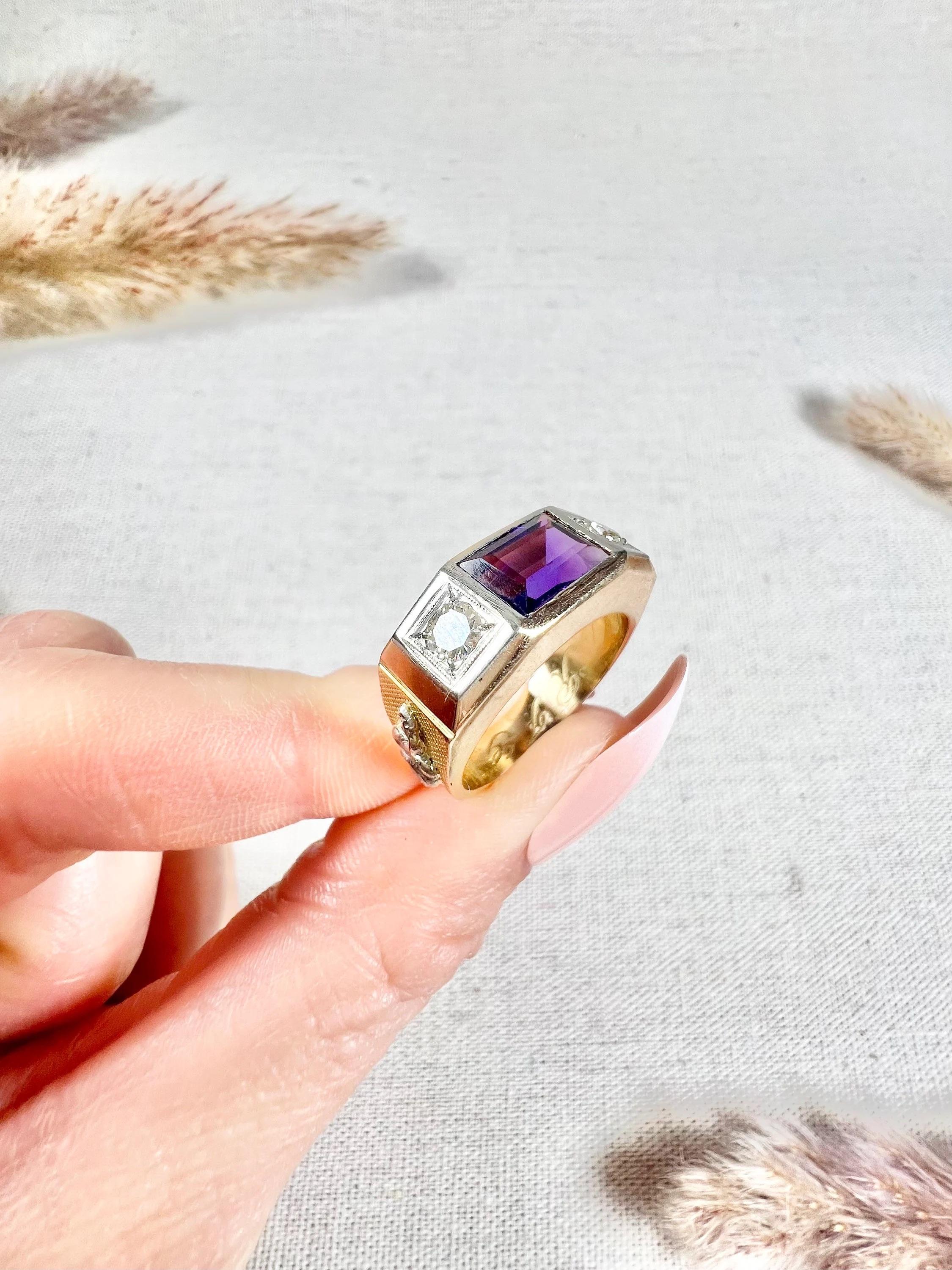 Women's or Men's 18ct Gold 1950s Emerald Cut Amethyst Brilliant Cut Diamond Snake Fraternity Ring For Sale