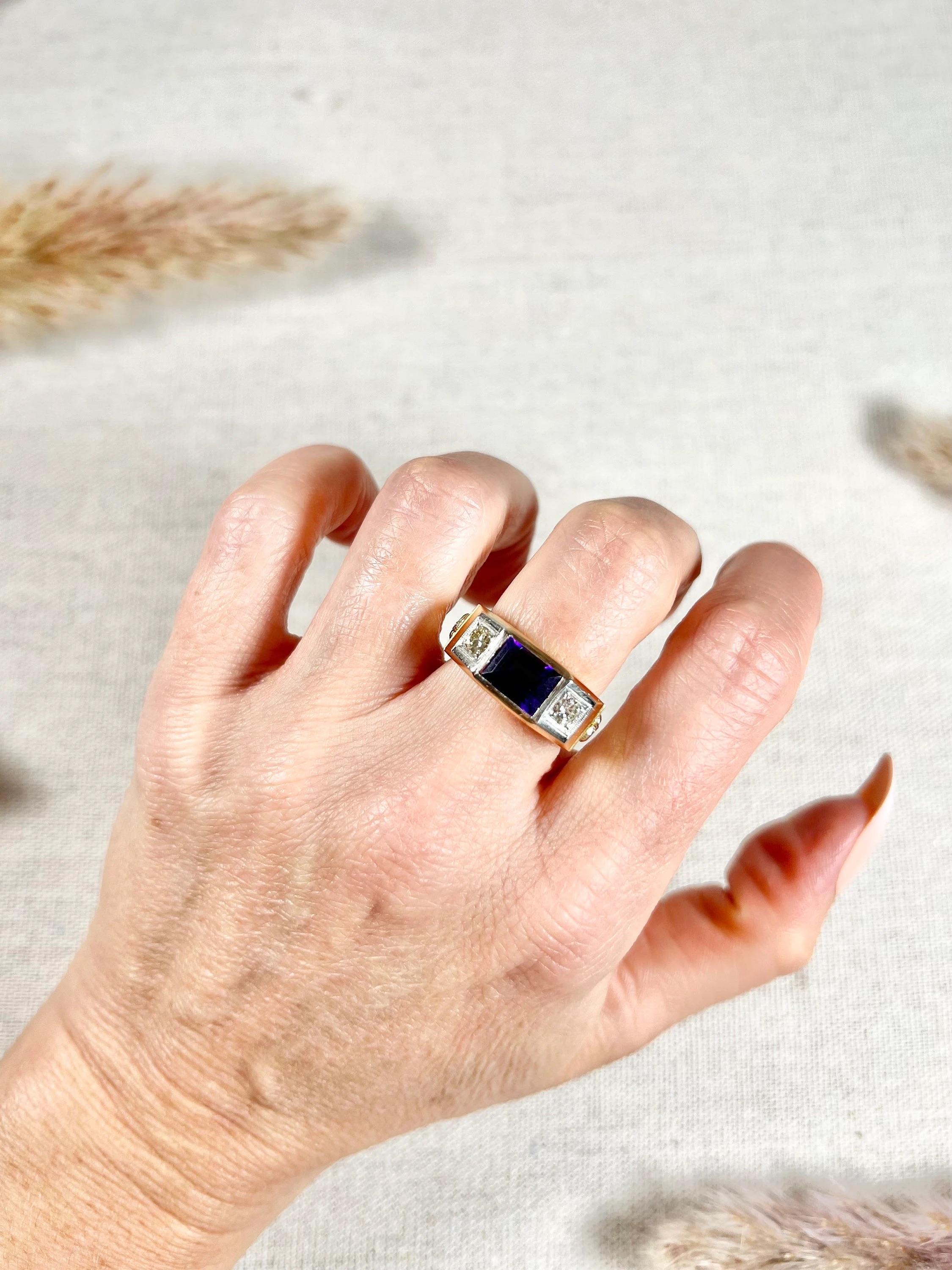 18ct Gold 1950s Emerald Cut Amethyst Brilliant Cut Diamond Snake Fraternity Ring For Sale 2