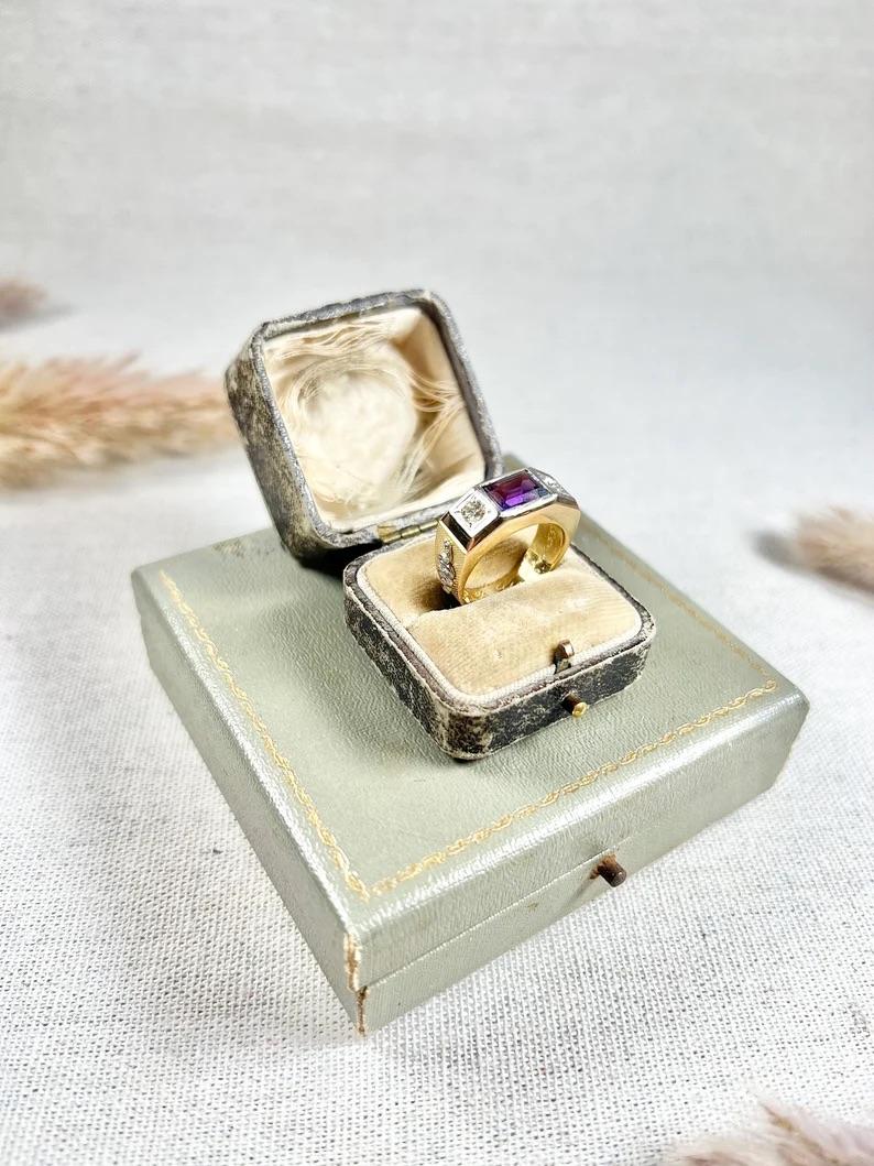 18ct Gold 1950s Emerald Cut Amethyst Brilliant Cut Diamond Snake Fraternity Ring For Sale 4