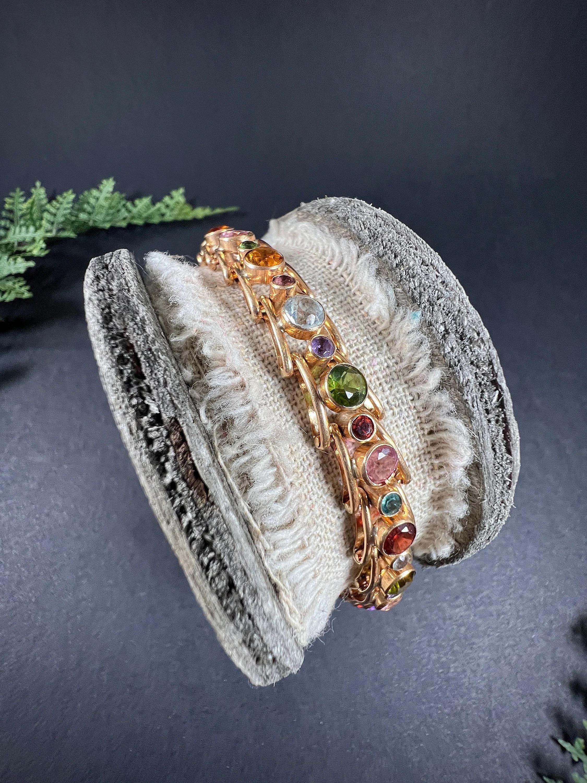 Round Cut 18ct Gold 1980s Citrine, Aquamarine, Pink Tourmaline, Peridot Harlequin Bracelet For Sale