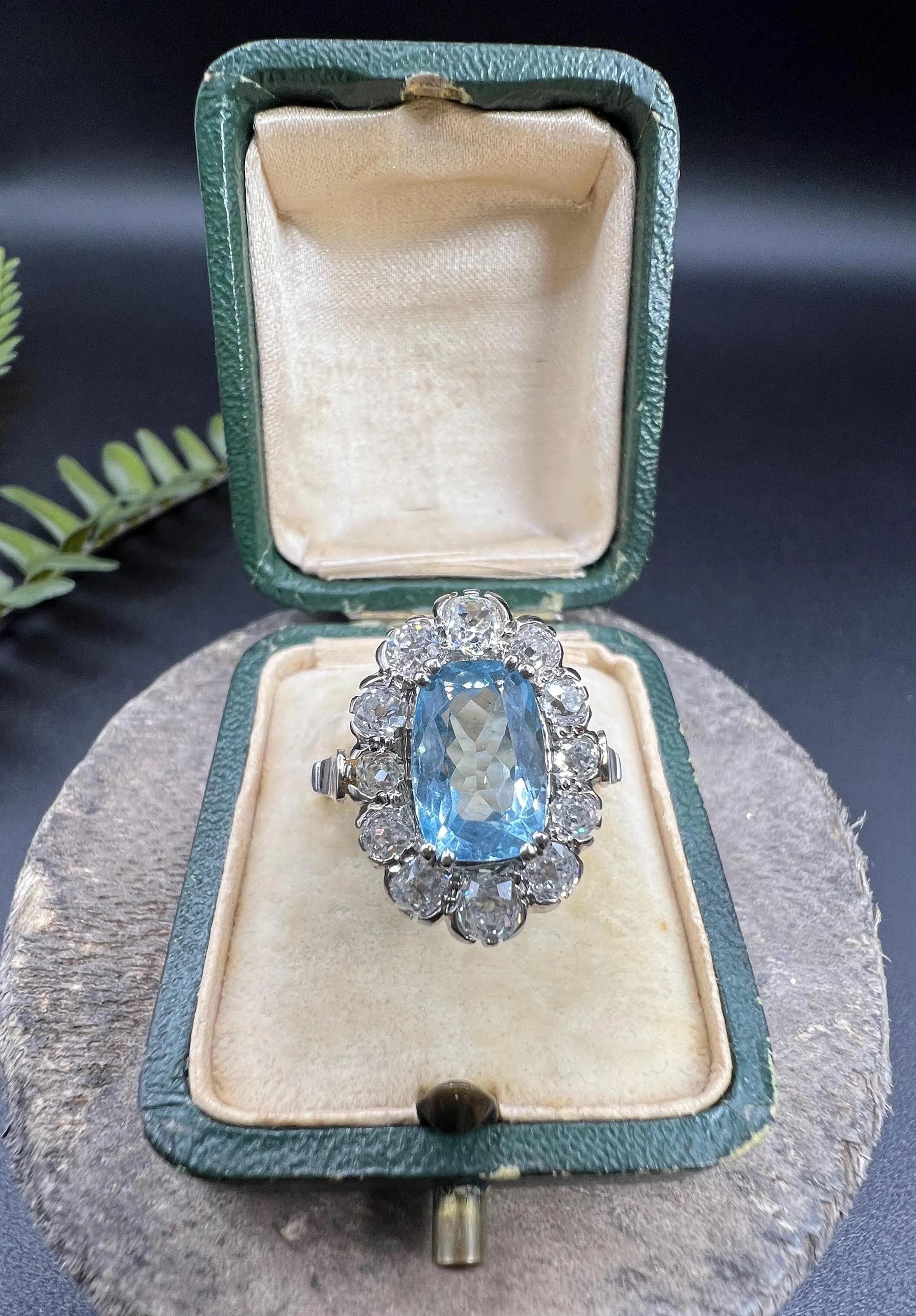 18ct Gold 2 Carats of Diamonds & 2.65 Carat Cushion Cut Aquamarine Cluster Ring In Good Condition For Sale In Brighton, GB