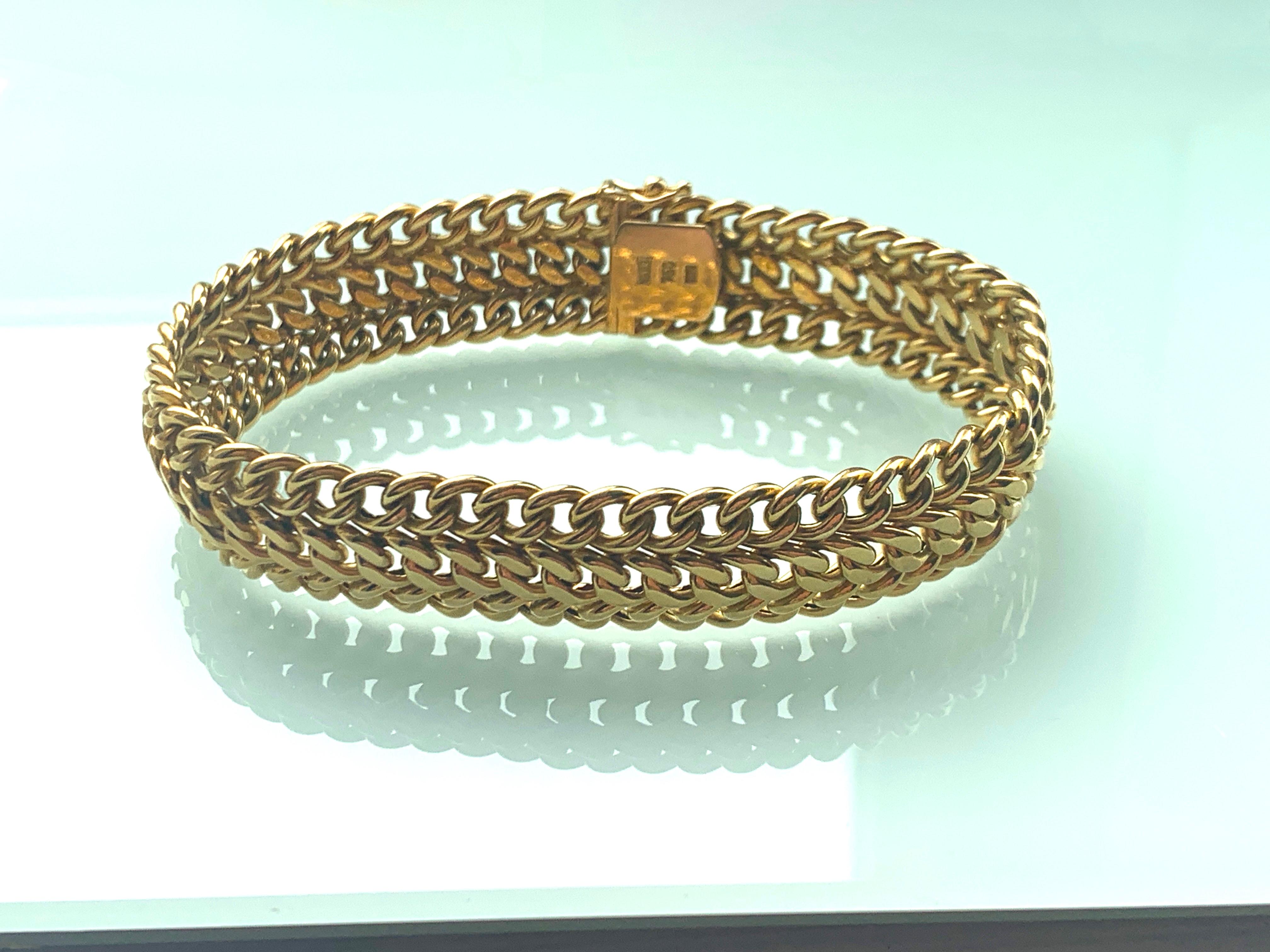 Oro 18ct 750 intrecciato 
Il colore oro è molto moderno e luminoso. 
Epoca 1980
Produttori sconosciuti
Chiudi bene la chiusura.
Bracciale robusto e resistente 
