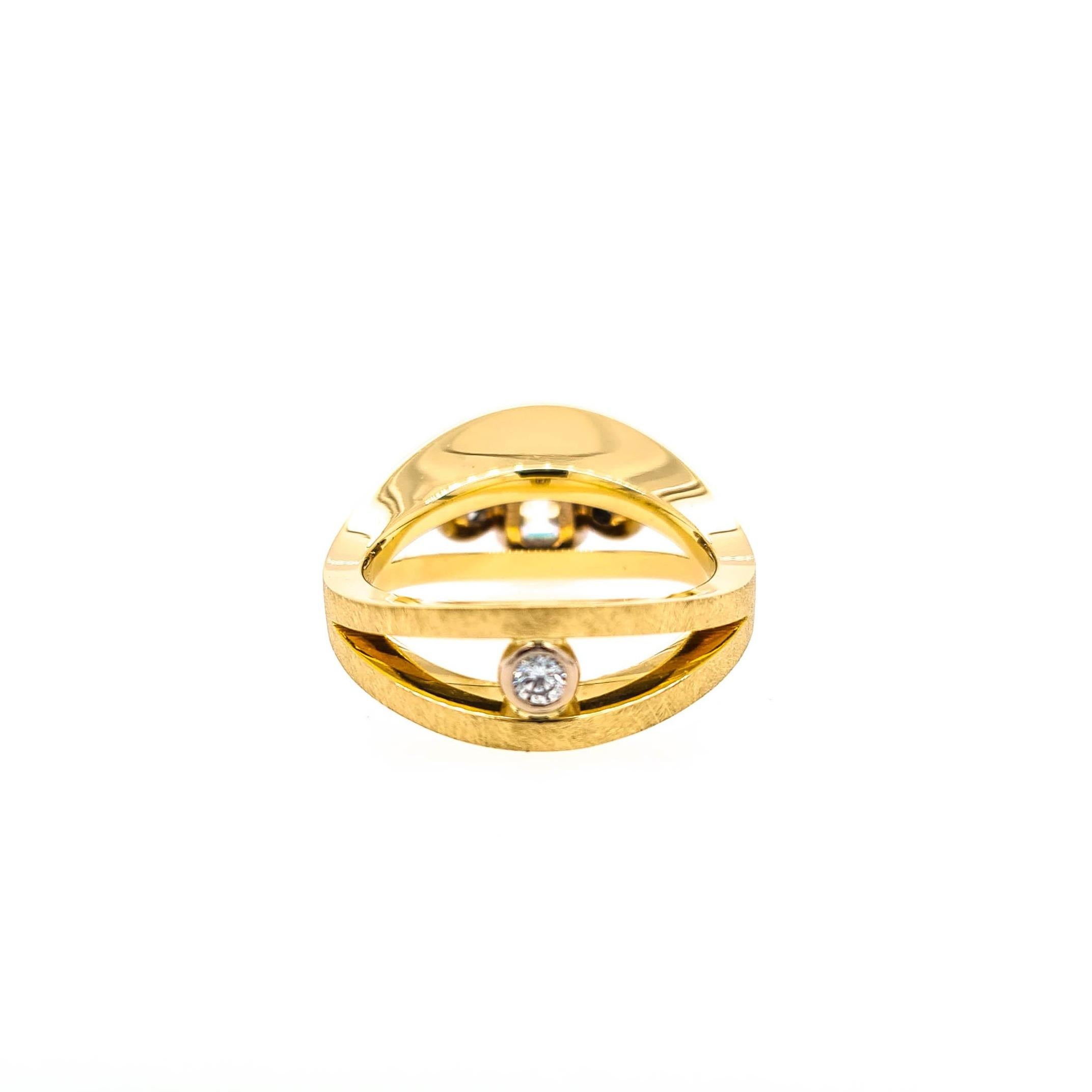 Taille émeraude Bague de fiançailles en or 18 carats et diamants « Reflections en diamants » en vente