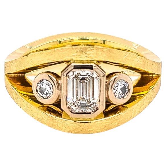 18ct Gold and Diamond Engagement Ring "Diamond Reflections" For Sale