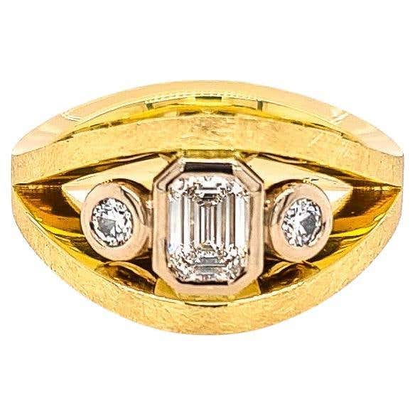 Customizable 18ct Gold and Diamond Engagement Ring