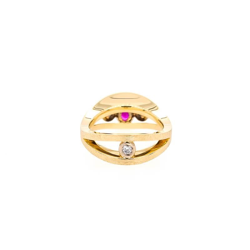 Oval Cut 18ct Gold and Ruby Ring 