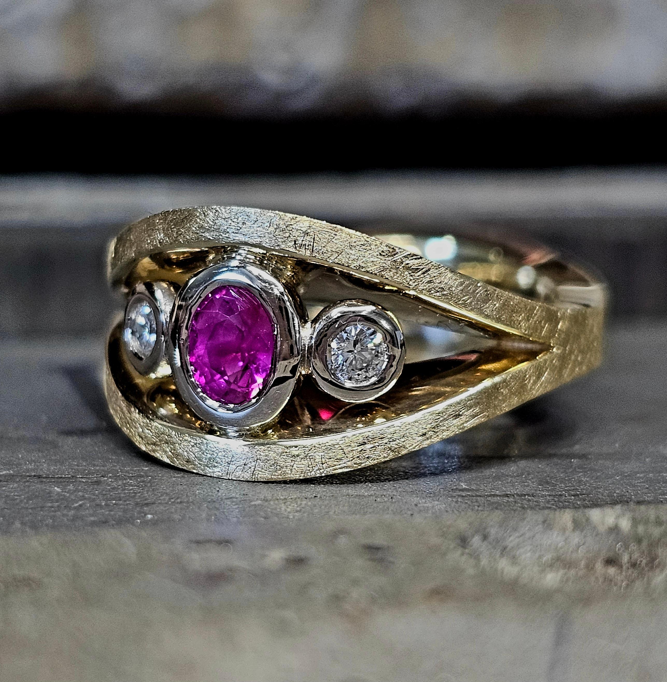18ct Gold and Ruby Ring 