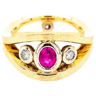 18ct Yellow Gold Ruby and Diamond Ring For Sale at 1stDibs