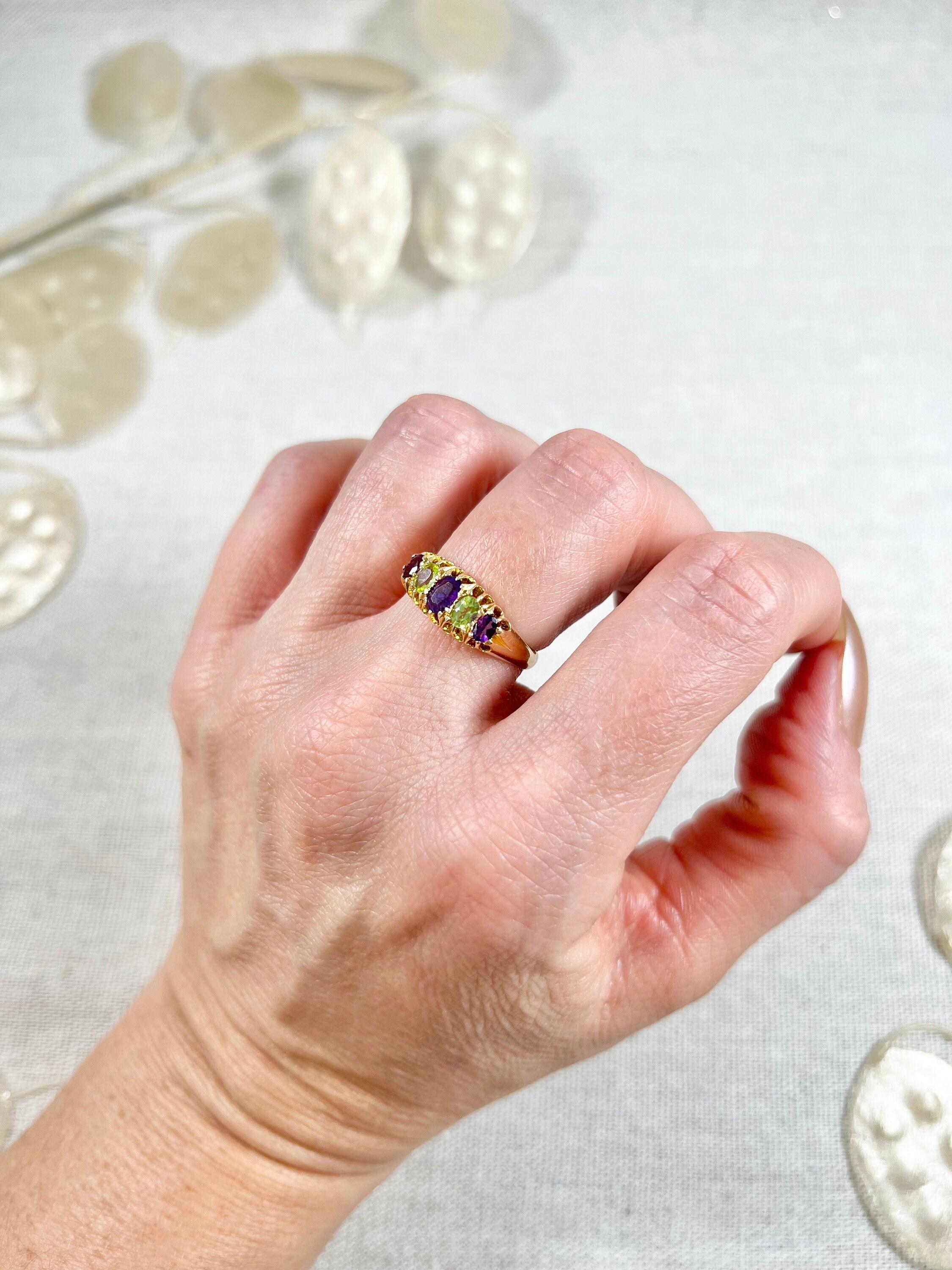 Women's or Men's 18ct Gold Birmingham Hallmarked Edwardian Suffragette Amethyst and Peridot Ring