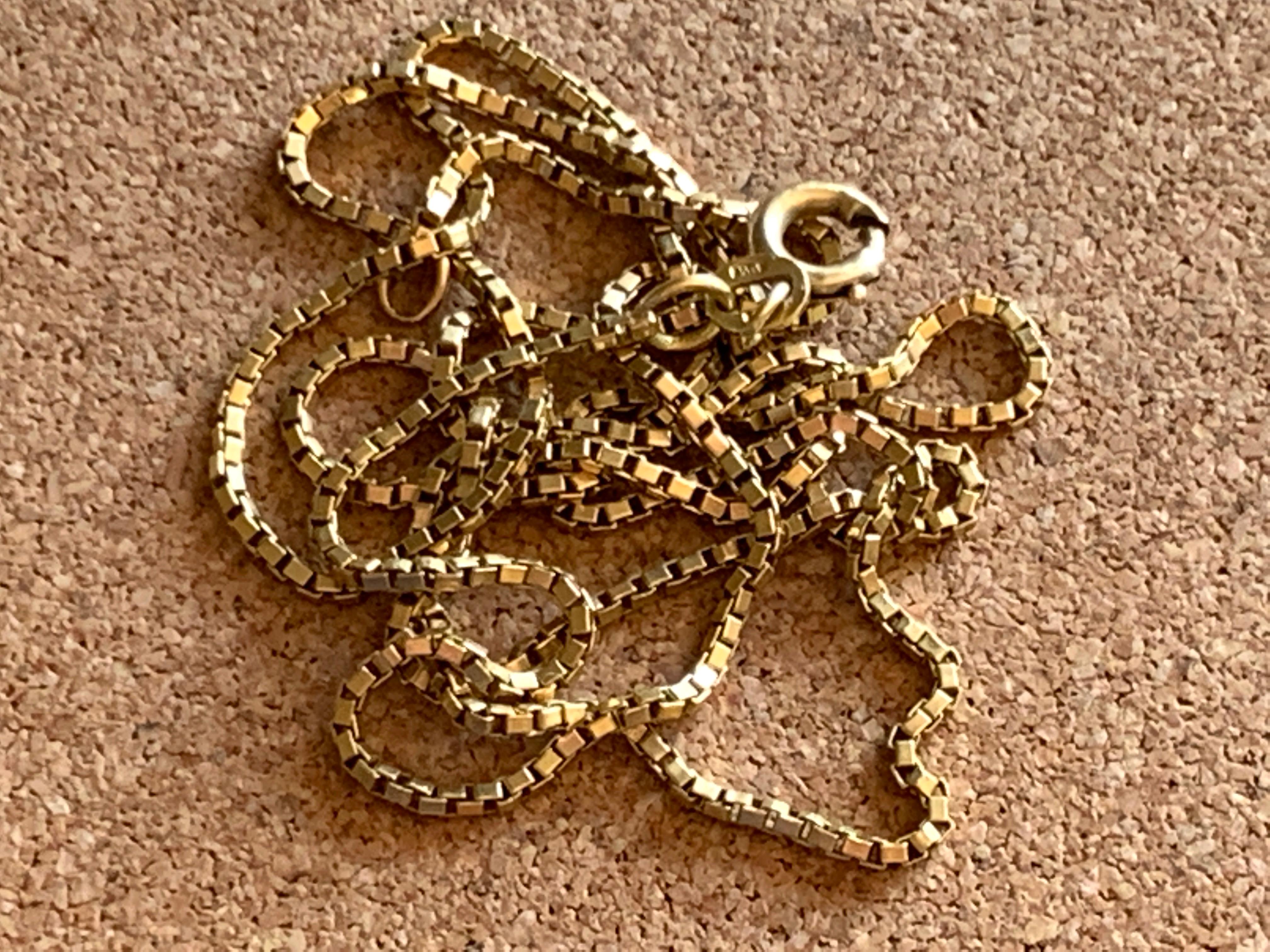 18ct Gold Box Chain For Sale 6