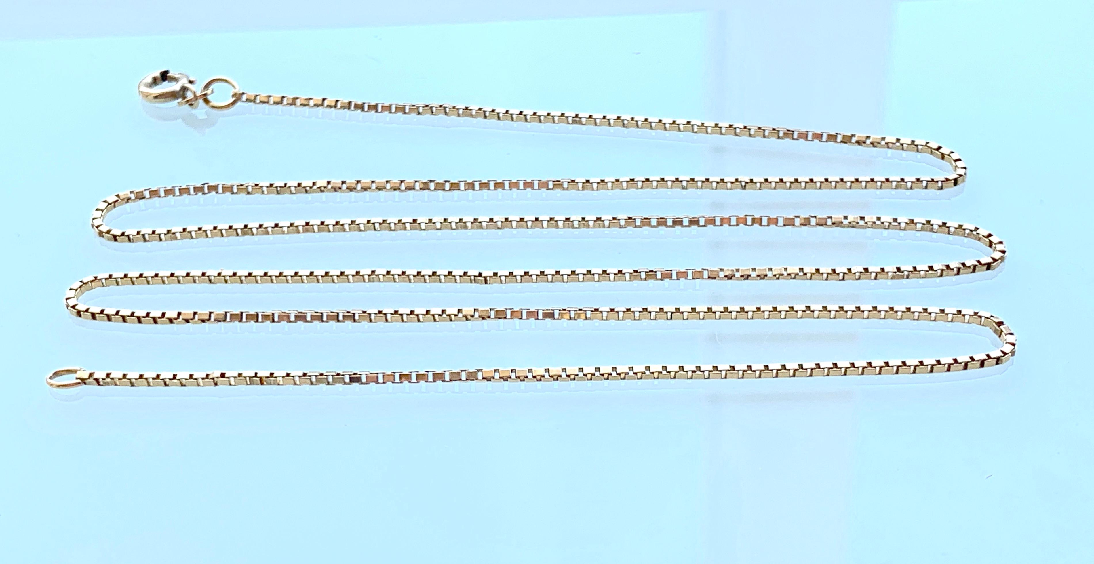 Bellissimo Vintage Italiano 
Catena a scatola in oro 18ct 750 da 24,25 pollici 
Marchio della provincia italiana 13VI 
origine Vincenza
Epoca 1944- 1968
Peso 8,36 grammi