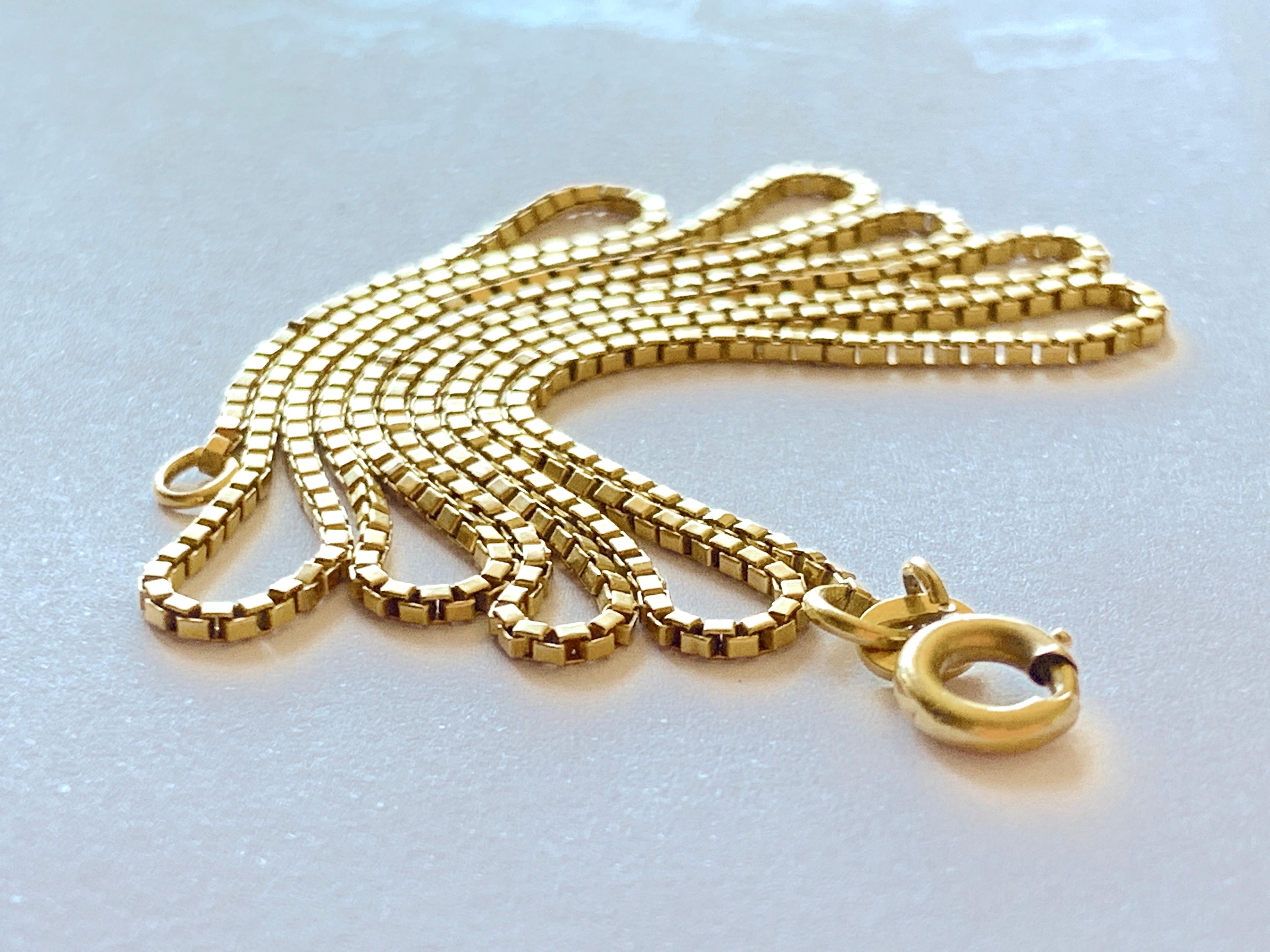 Women's 18ct Gold Box Chain For Sale