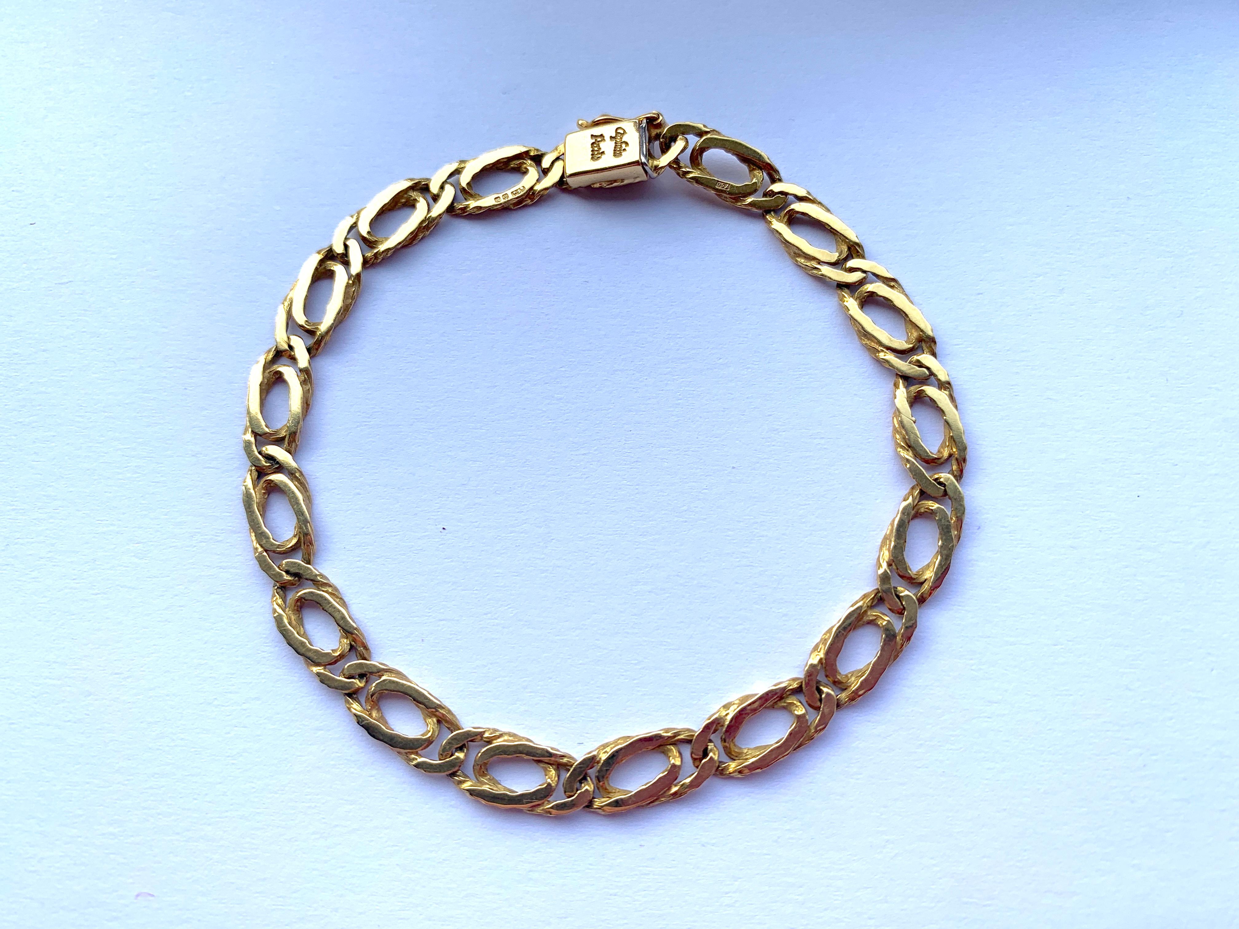 Taille cabochon Bracelet Caplain Paris en or 18ct en vente