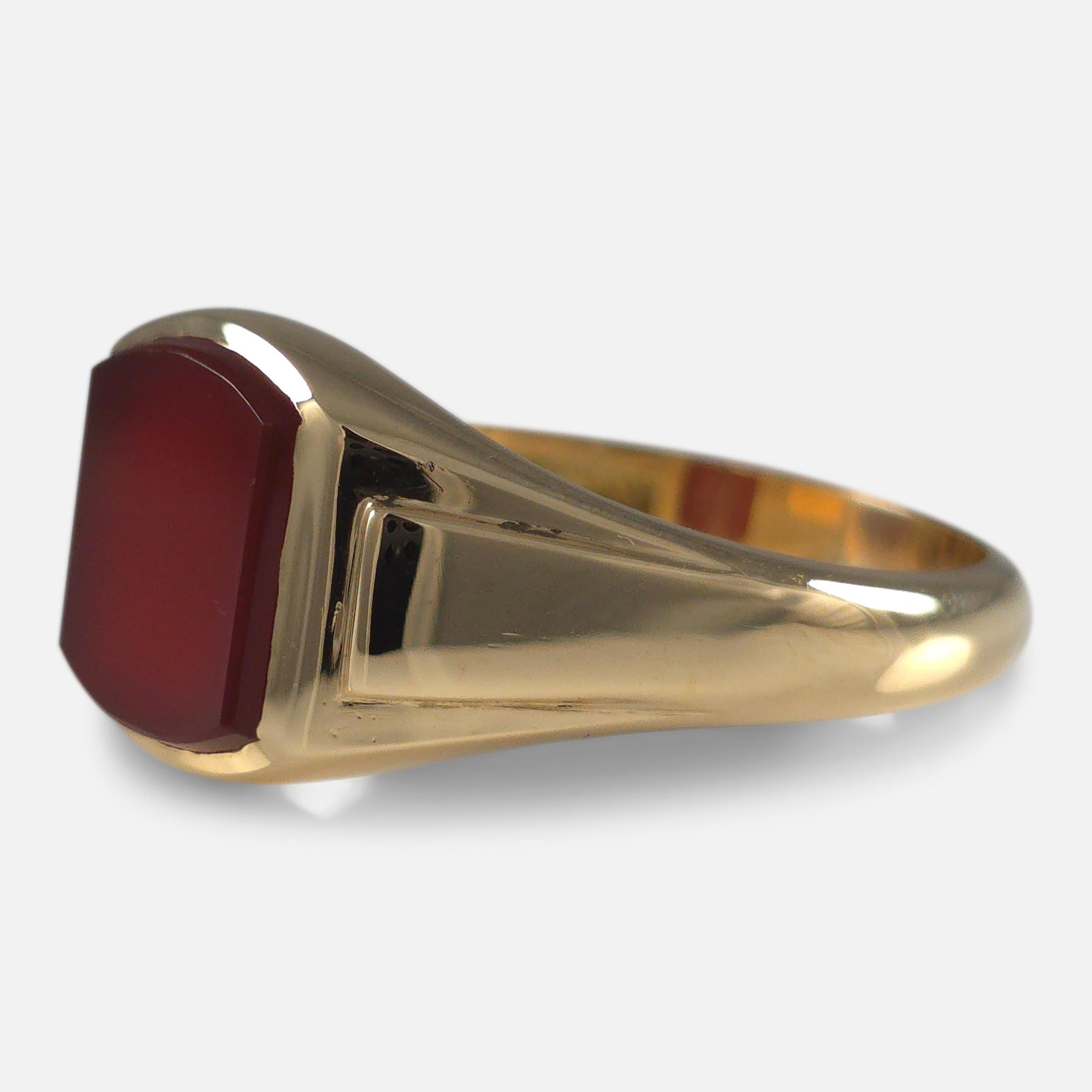 18ct Gold Carnelian Signet Ring, 1958 For Sale 3