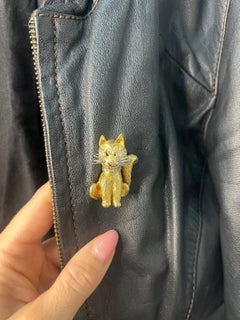 18ct Gold, Cat Brooch with Natural Diamond Eyes & Collar, Hallmarked London 1962