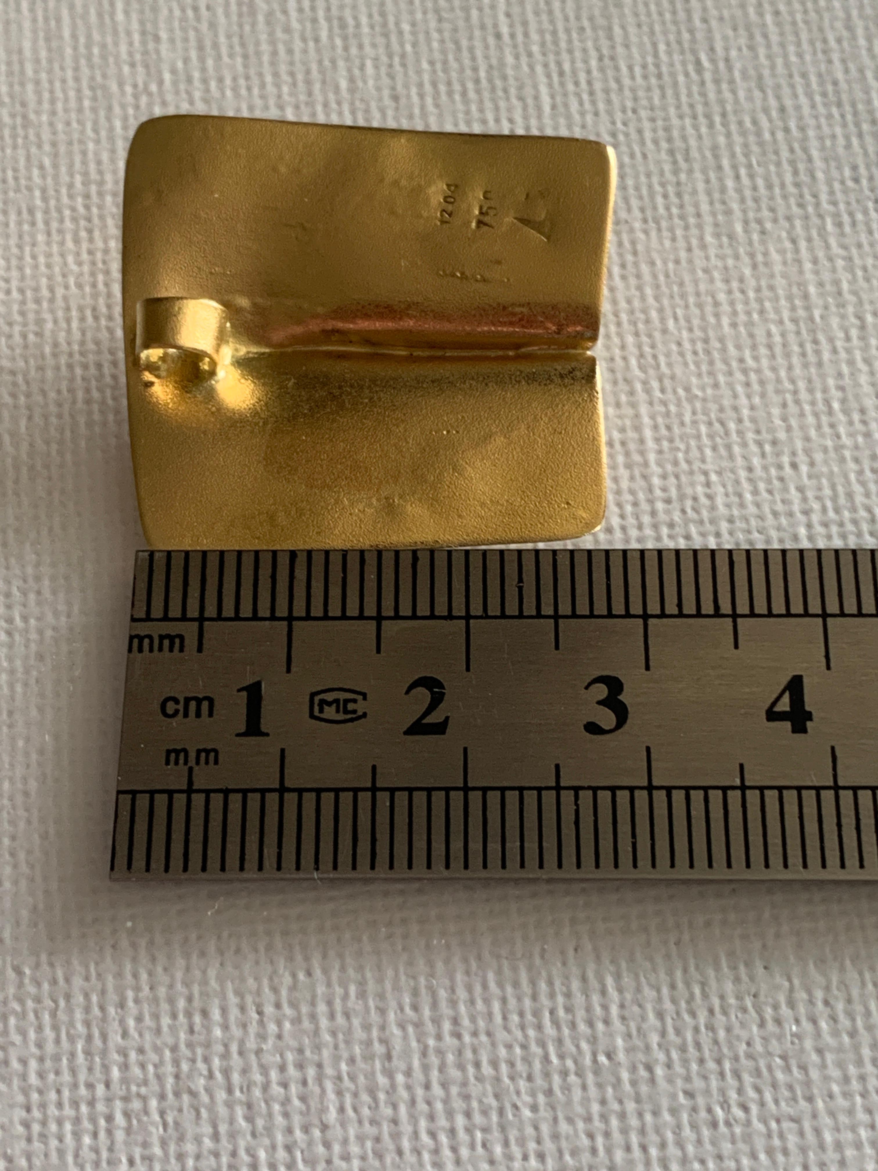 18ct Gold Contemporary Artisan designer Pendant & Earrings set For Sale 12