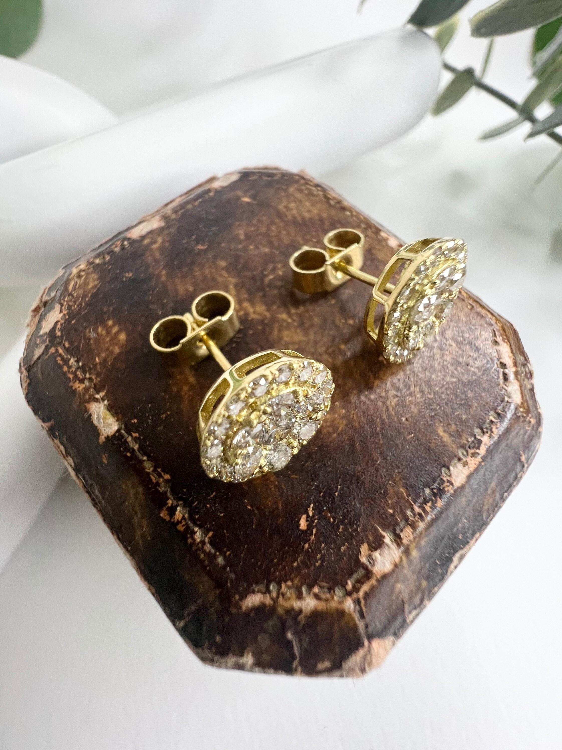 18ct Gold Diamond Cluster Earrings For Sale 1