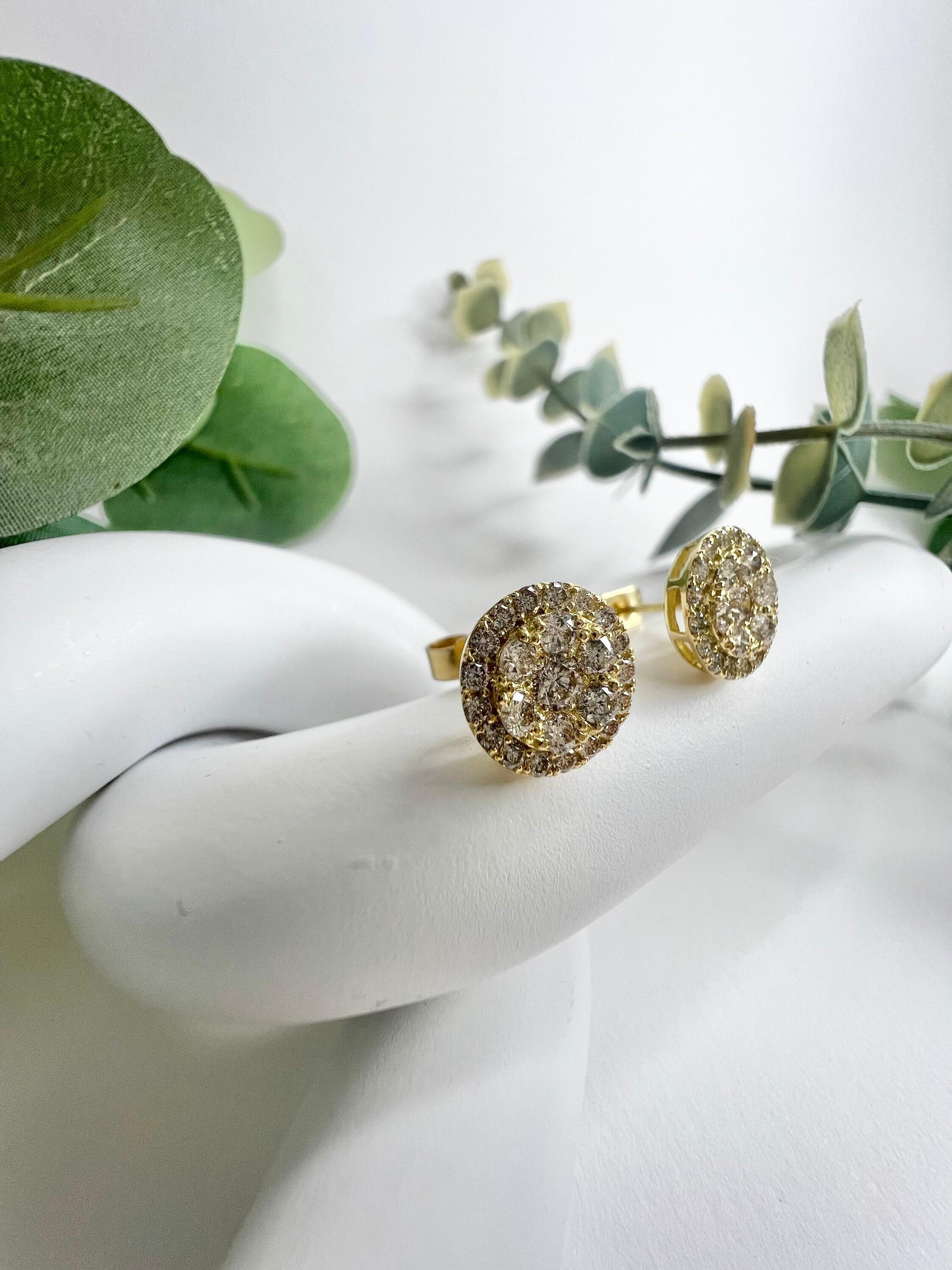 18ct Gold Diamond Cluster Earrings For Sale 4