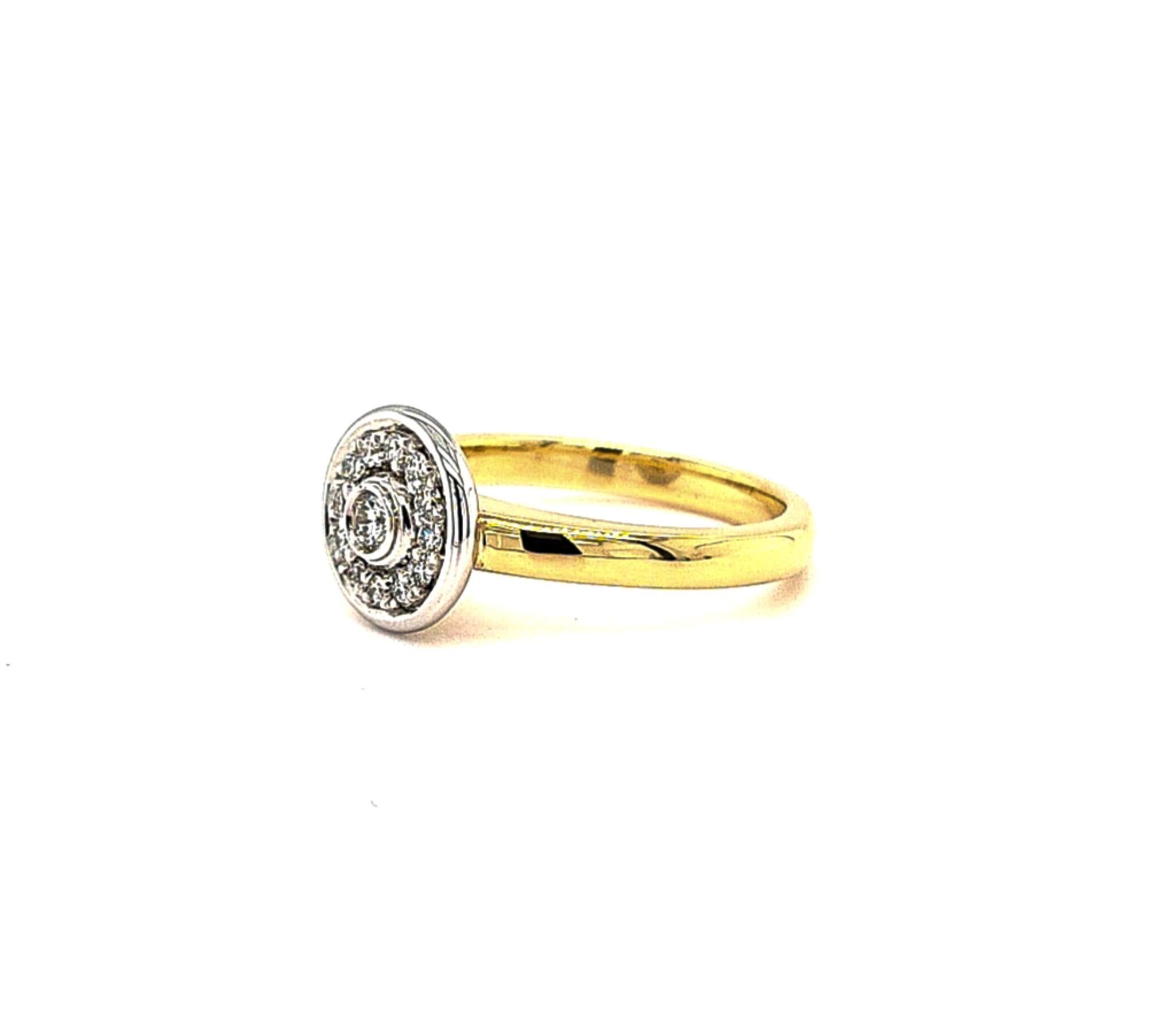 For Sale:  18ct Gold & Diamond Engagement Ring 