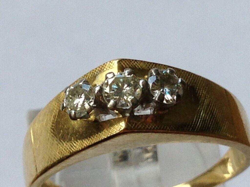 Taille ronde Bague en or 18 carats et diamants en vente