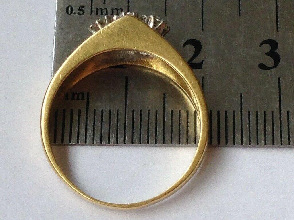 18ct Gold Diamond Ring In Good Condition For Sale In London, GB